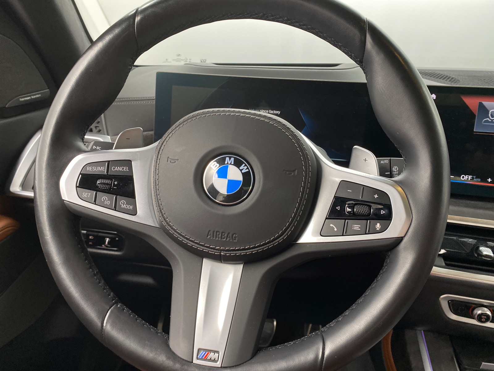 Thumbnail: 2023 BMW X7 - 4