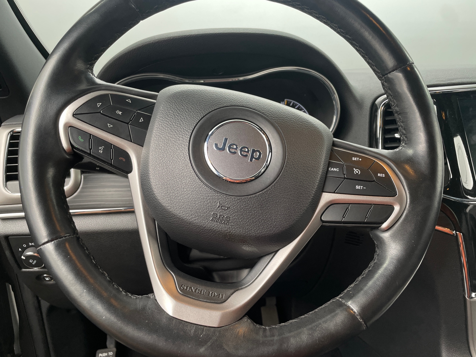 Thumbnail: 2019 Jeep Grand Cherokee - 4