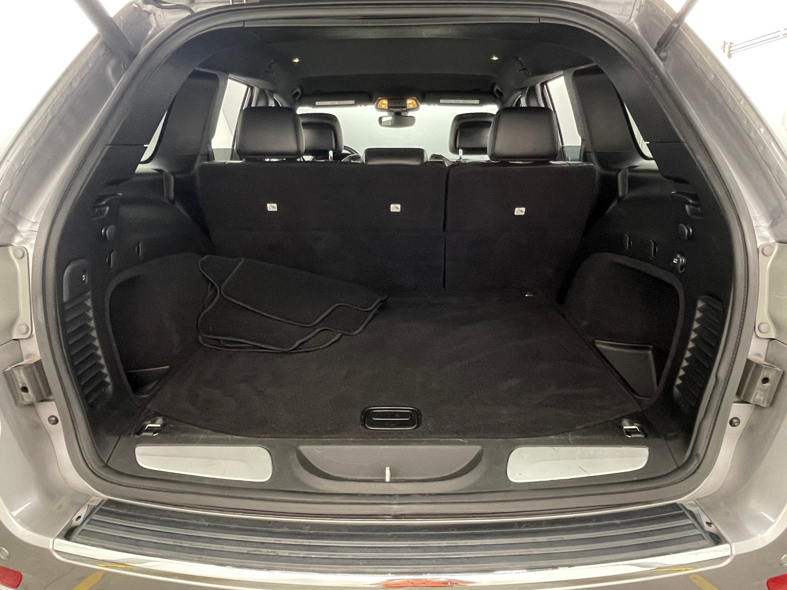 Thumbnail: 2019 Jeep Grand Cherokee - 6