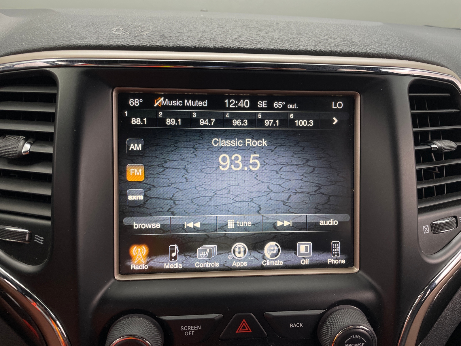 Thumbnail: 2016 Jeep Grand Cherokee - 4