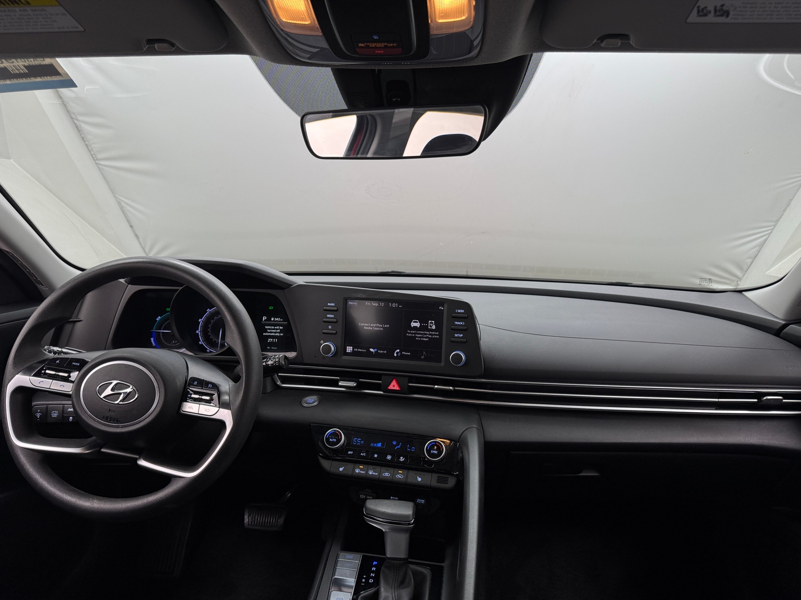 Thumbnail: 2023 Hyundai Elantra - 3
