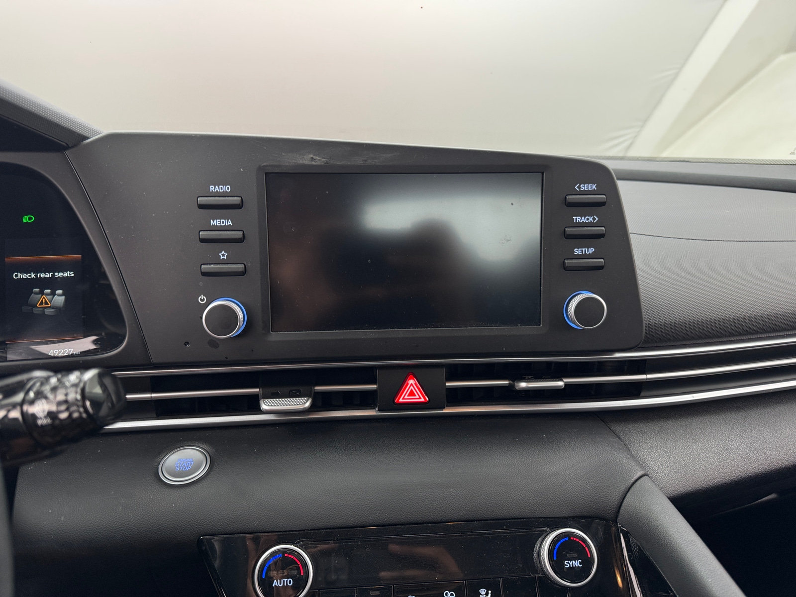Thumbnail: 2023 Hyundai Elantra - 4