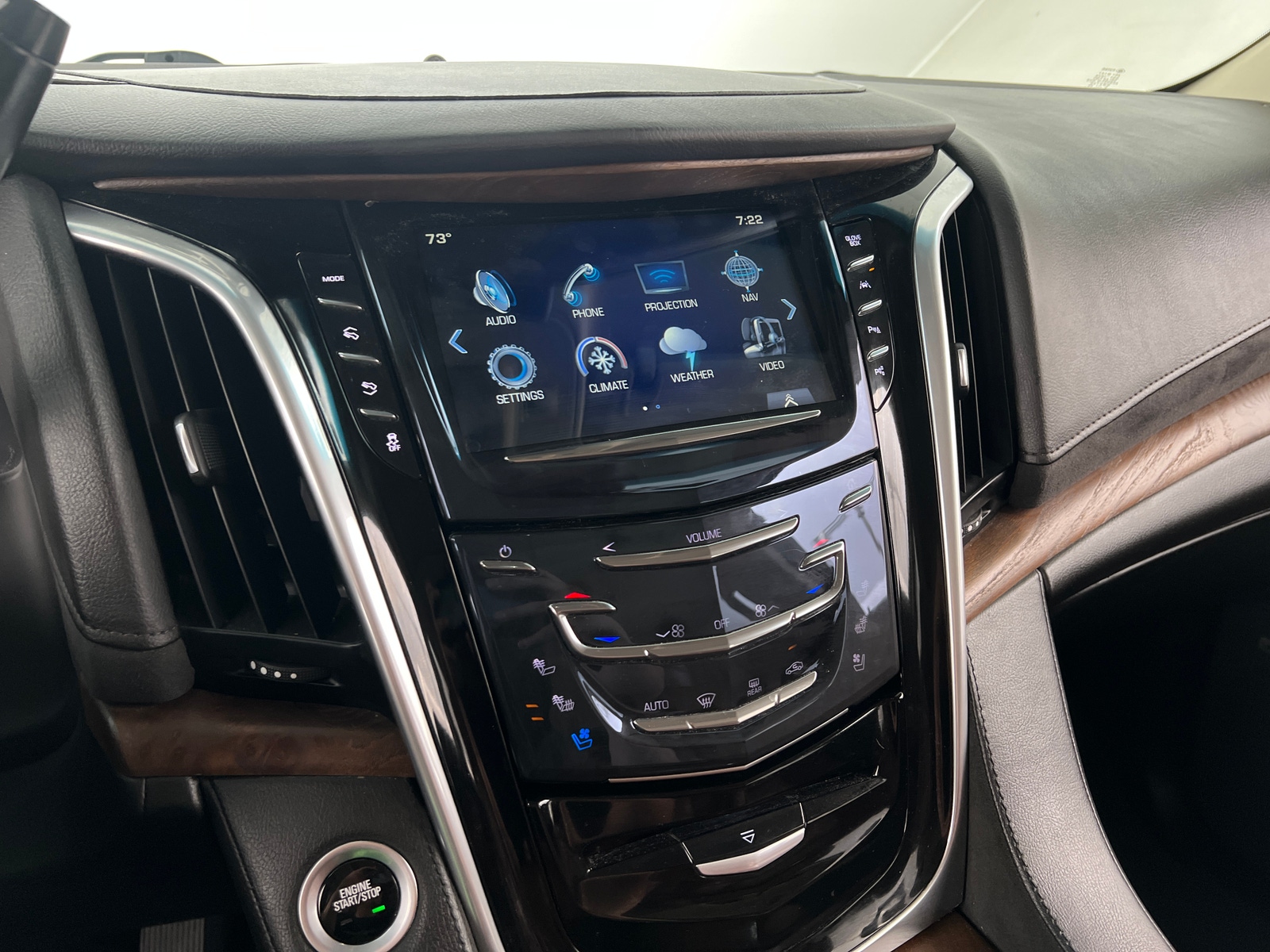 Thumbnail: 2019 Cadillac Escalade - 3