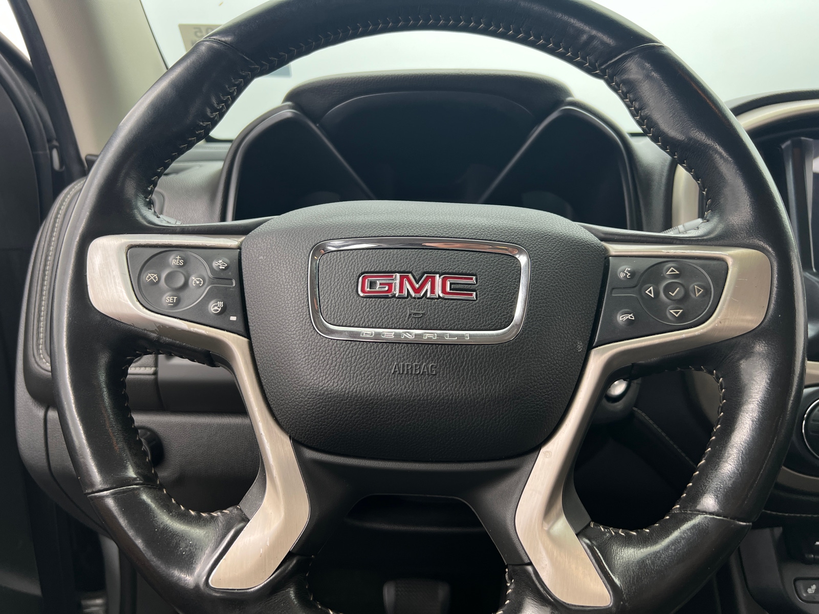 Thumbnail: 2018 GMC Canyon - 4