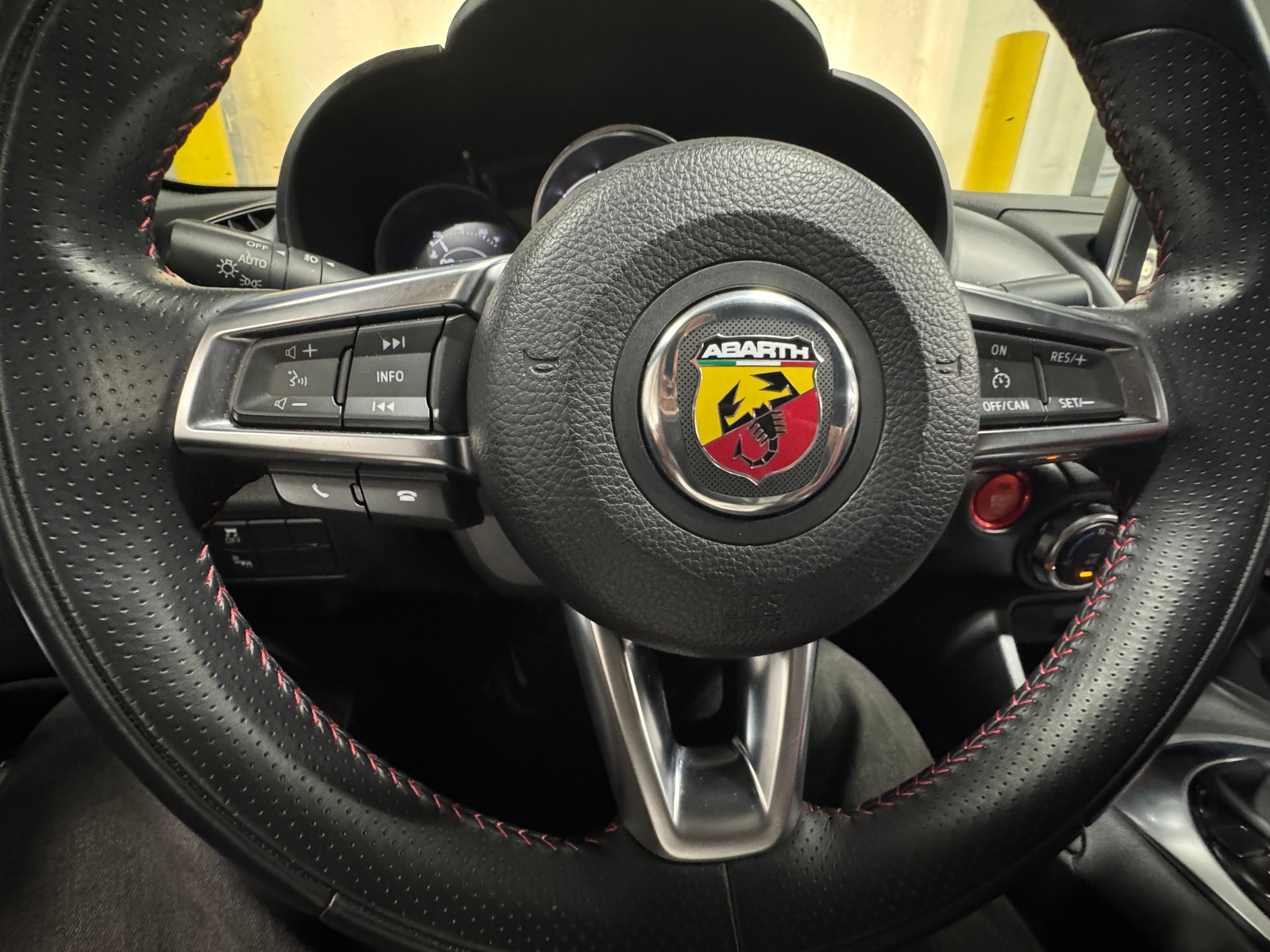Thumbnail: 2019 Fiat 124 Spider - 4