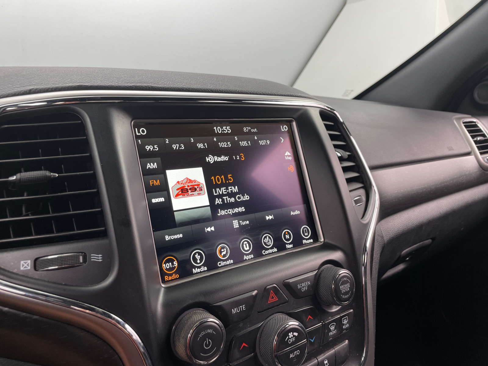 Thumbnail: 2018 Jeep Grand Cherokee - 3