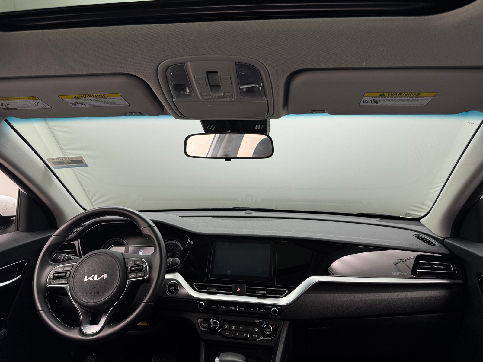 Thumbnail: 2022 Kia Niro - 3