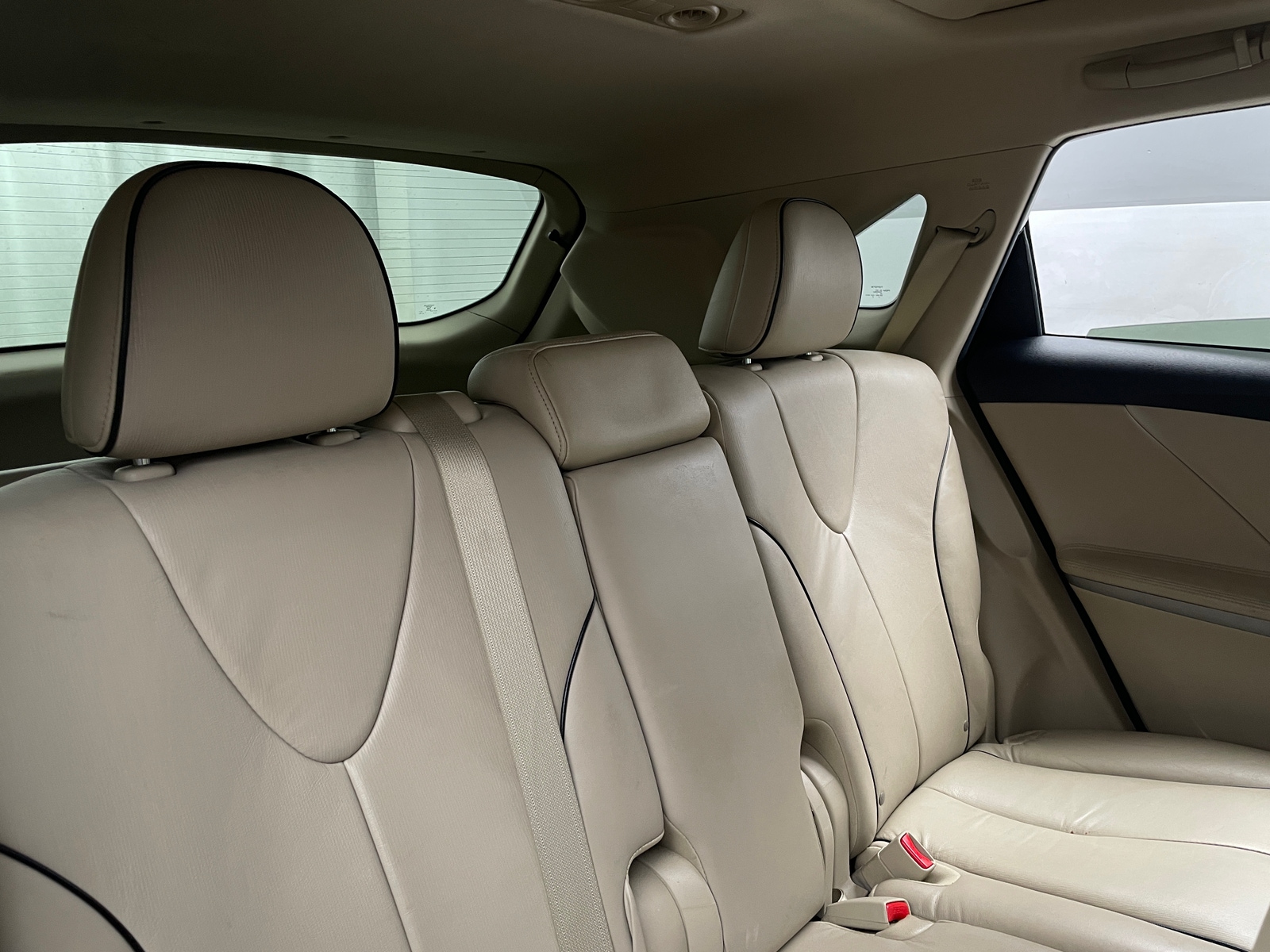 Thumbnail: 2011 Toyota Venza - 6