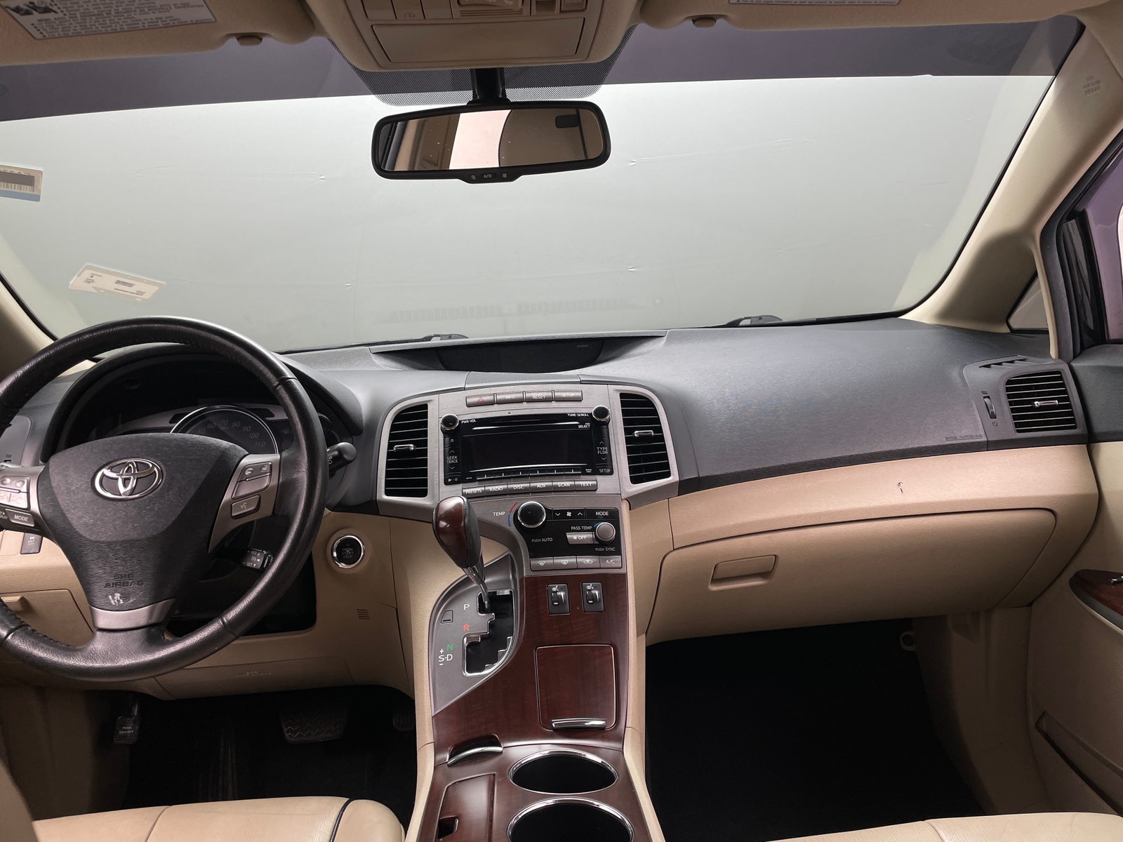 Thumbnail: 2011 Toyota Venza - 3