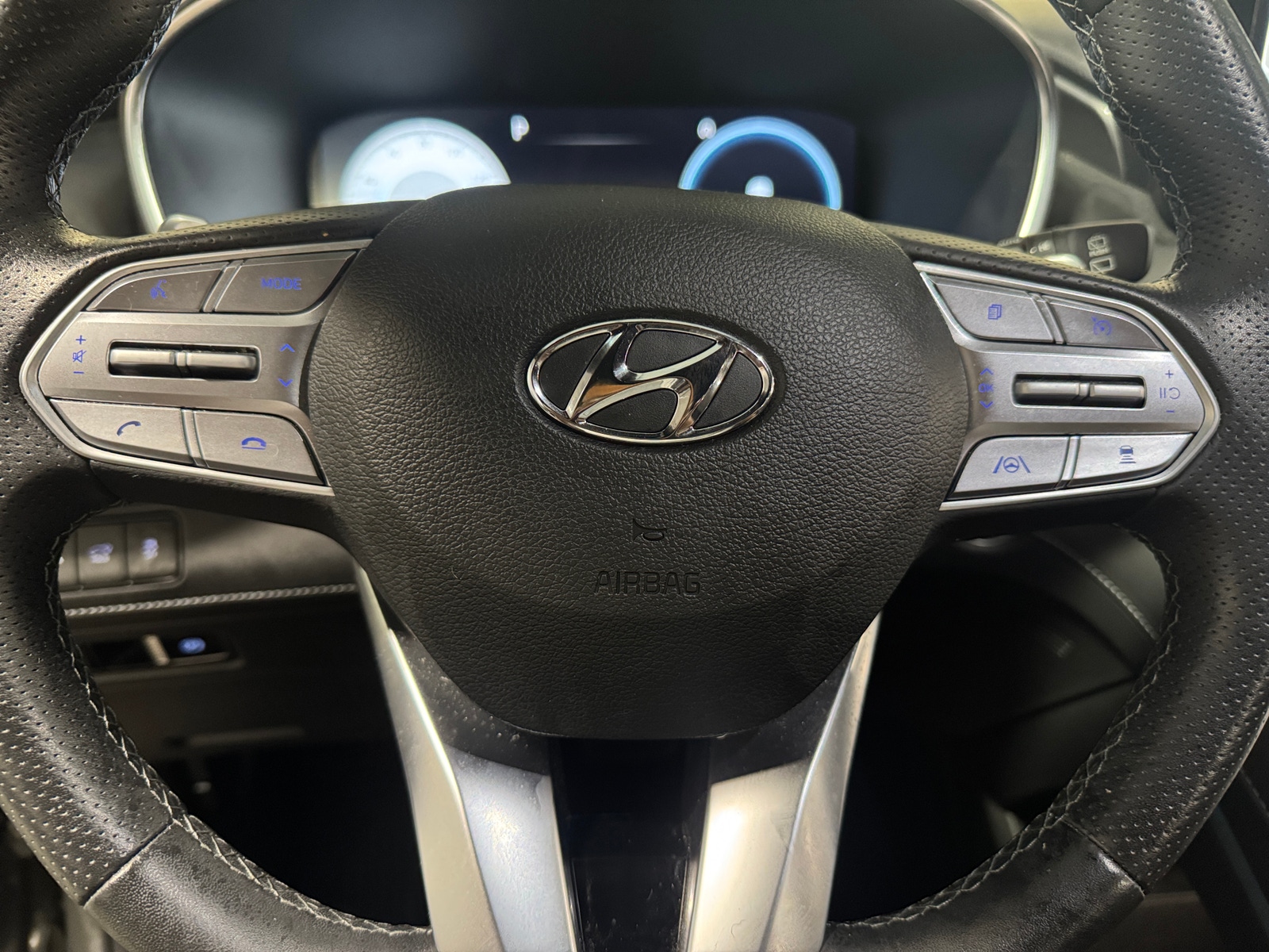 Thumbnail: 2023 Hyundai Santa Fe - 4