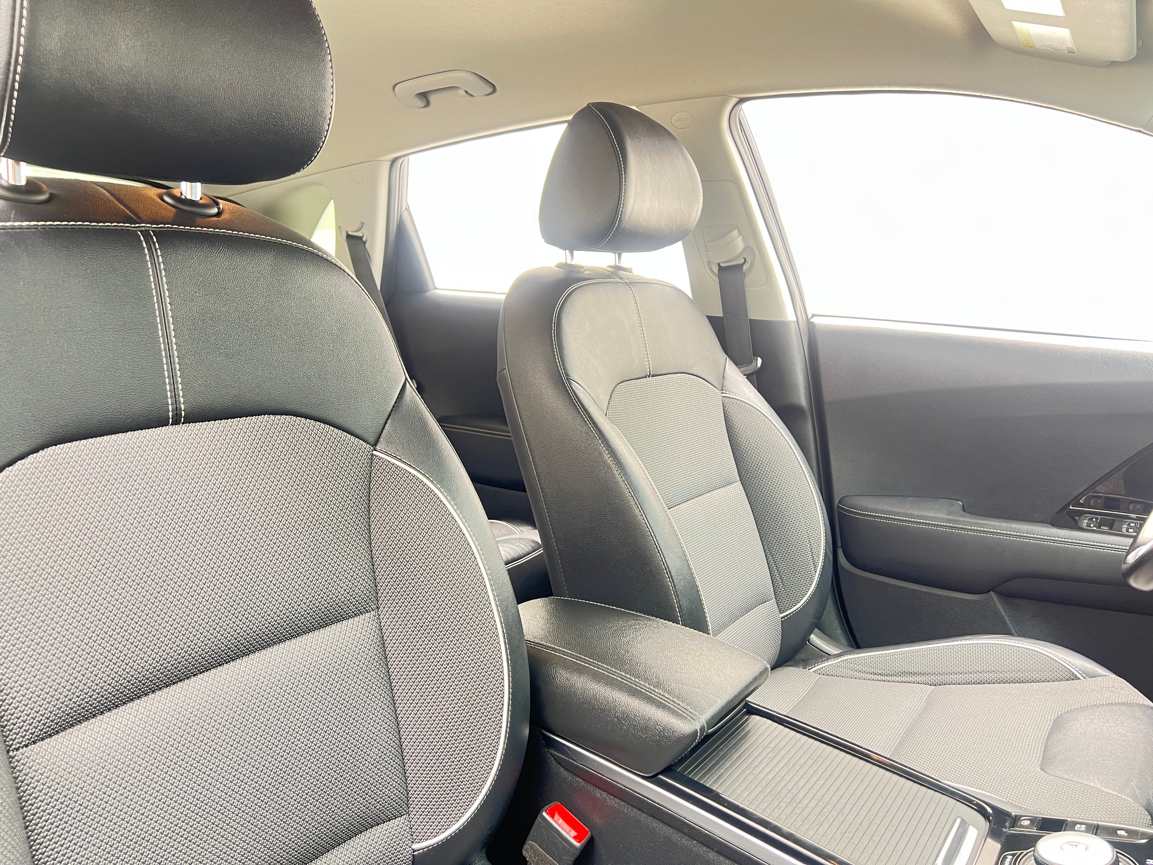 Used 2020 Kia Niro EX with VIN KNDCC3LG0L5047535 for sale in Oak Creek, WI