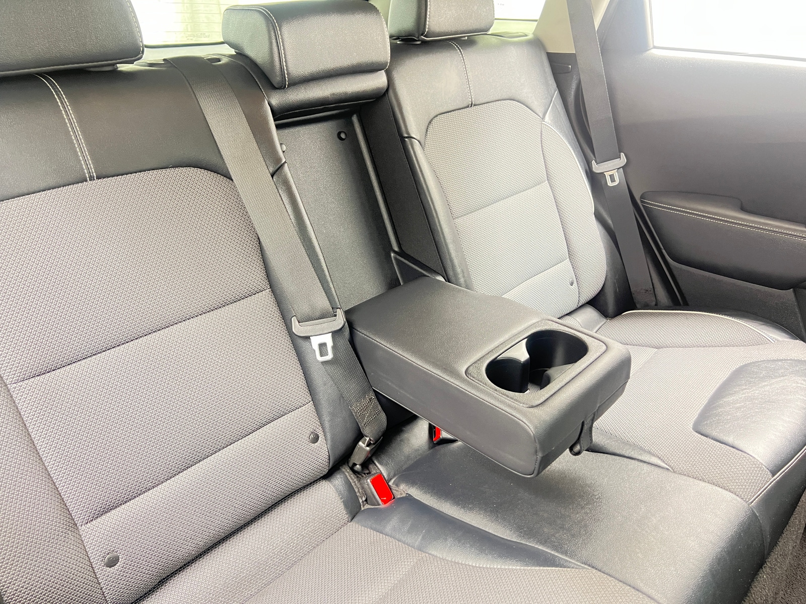 Thumbnail: 2020 Kia Niro - 5