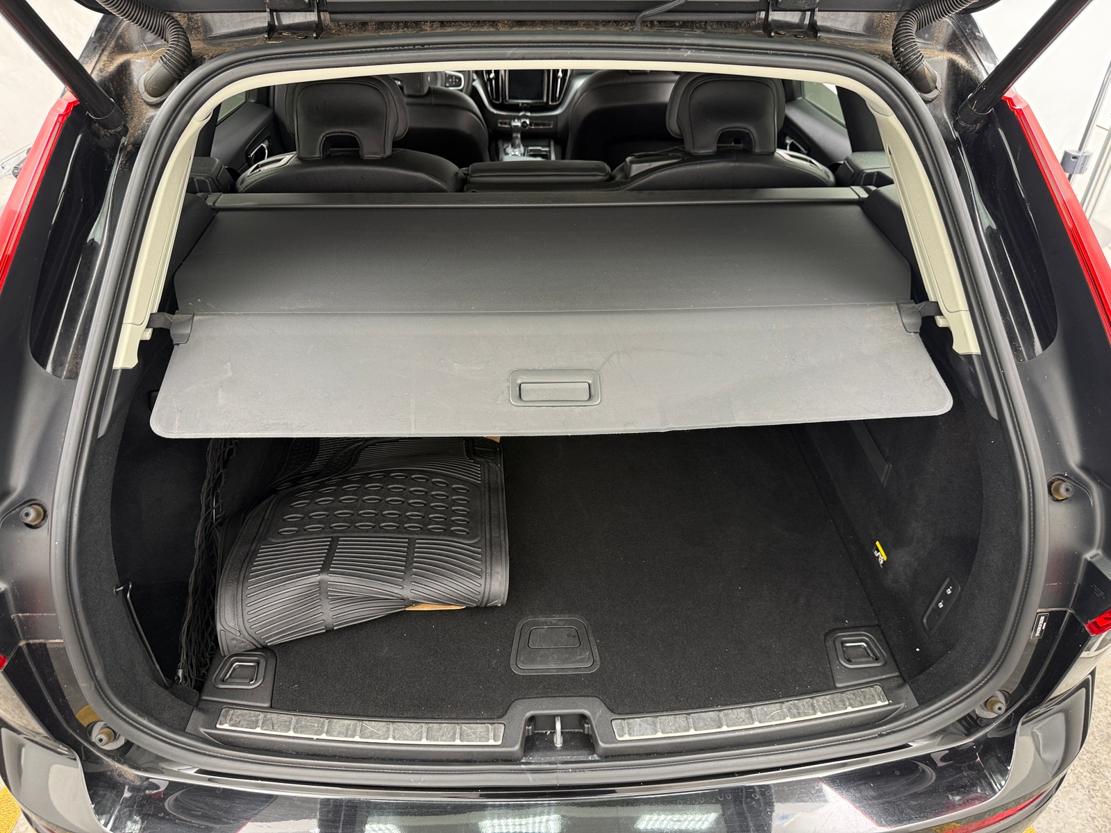 Thumbnail: 2019 Volvo XC60 - 6