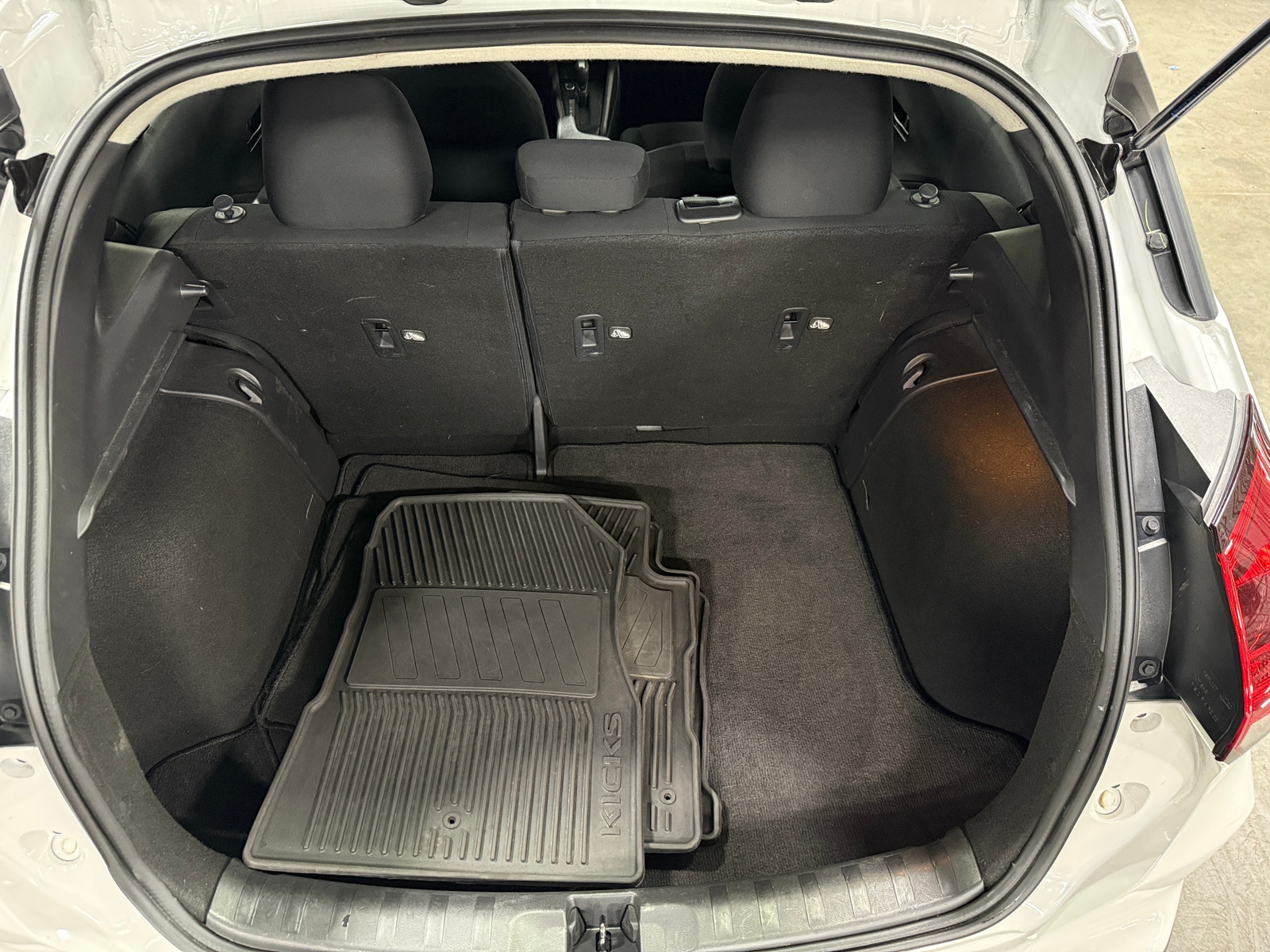 Thumbnail: 2023 Nissan Kicks - 7