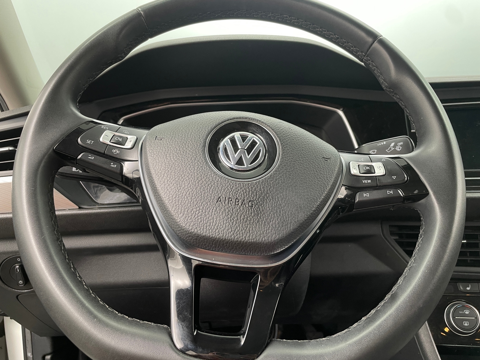 Thumbnail: 2020 Volkswagen Jetta - 4