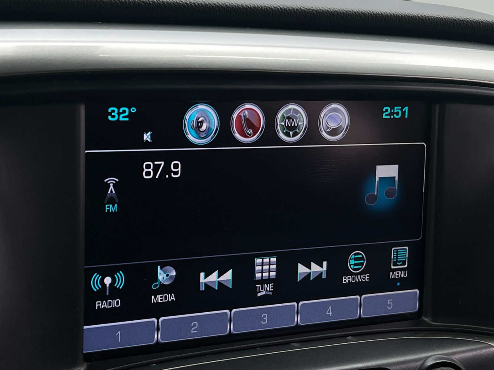 Thumbnail: 2016 Chevrolet Silverado 1500 - 4