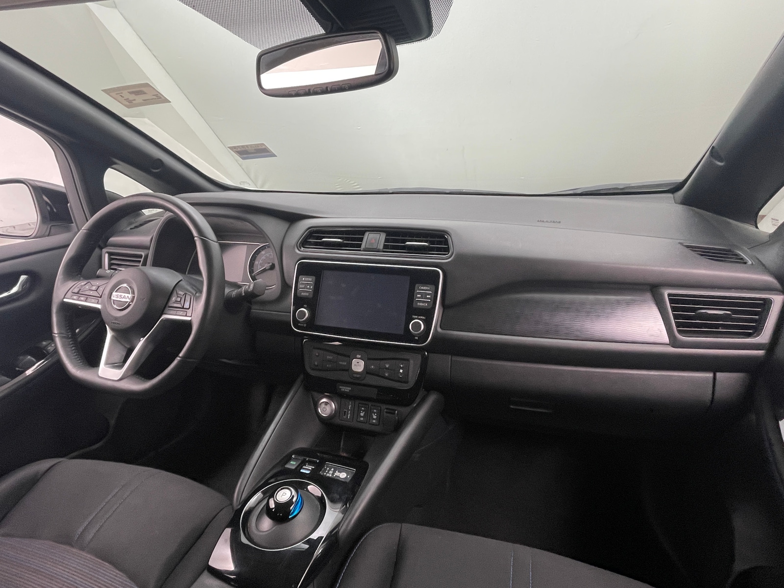 Thumbnail: 2020 Nissan Leaf - 3