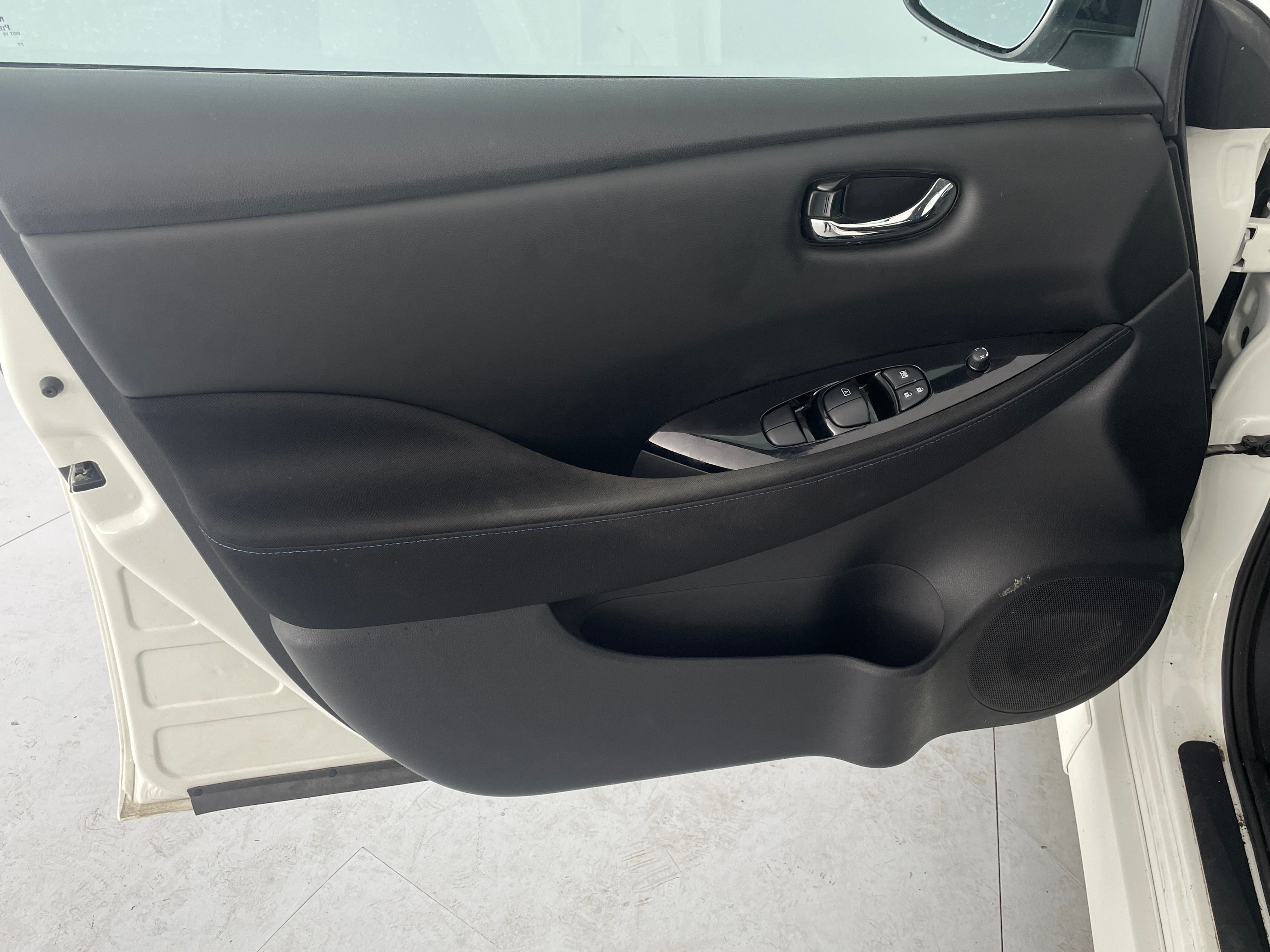 Used 2020 Nissan Leaf SV with VIN 1N4AZ1CP4LC304966 for sale in Oak Creek, WI