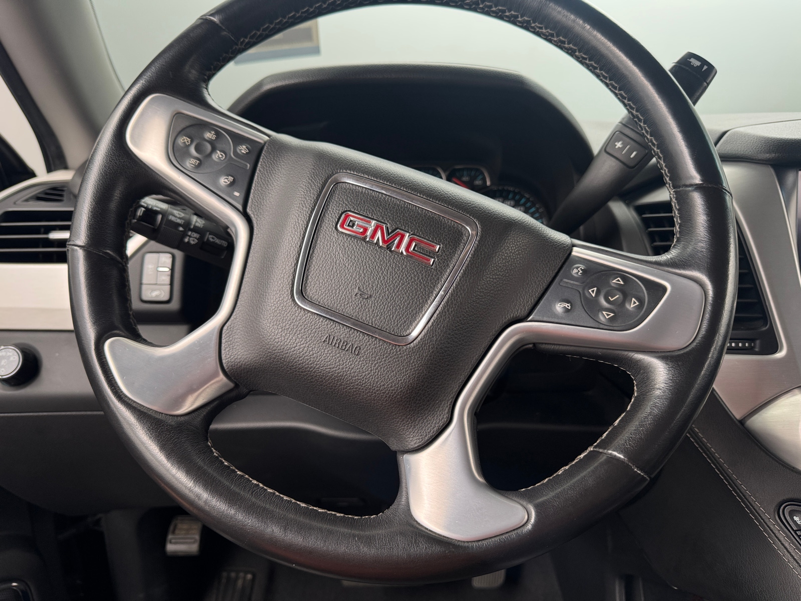Thumbnail: 2019 GMC Yukon XL - 4