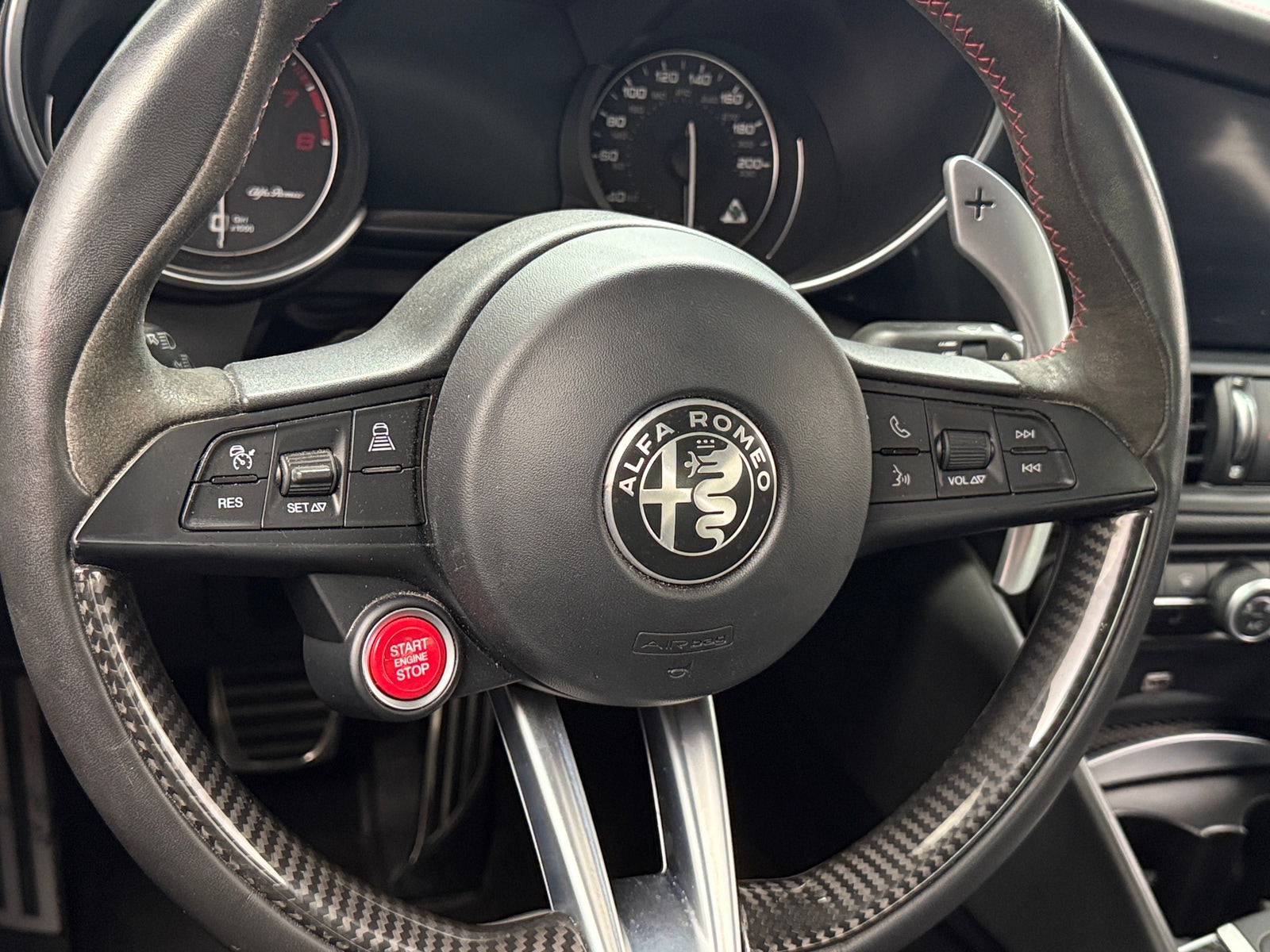 Thumbnail: 2018 Alfa Romeo Giulia - 4