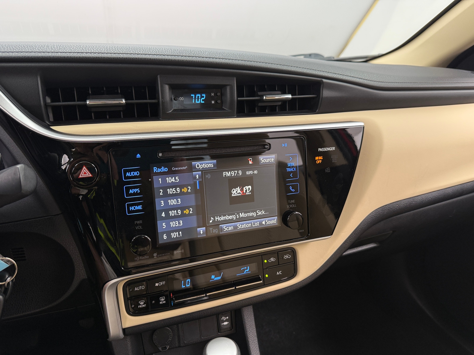 Thumbnail: 2017 Toyota Corolla - 4