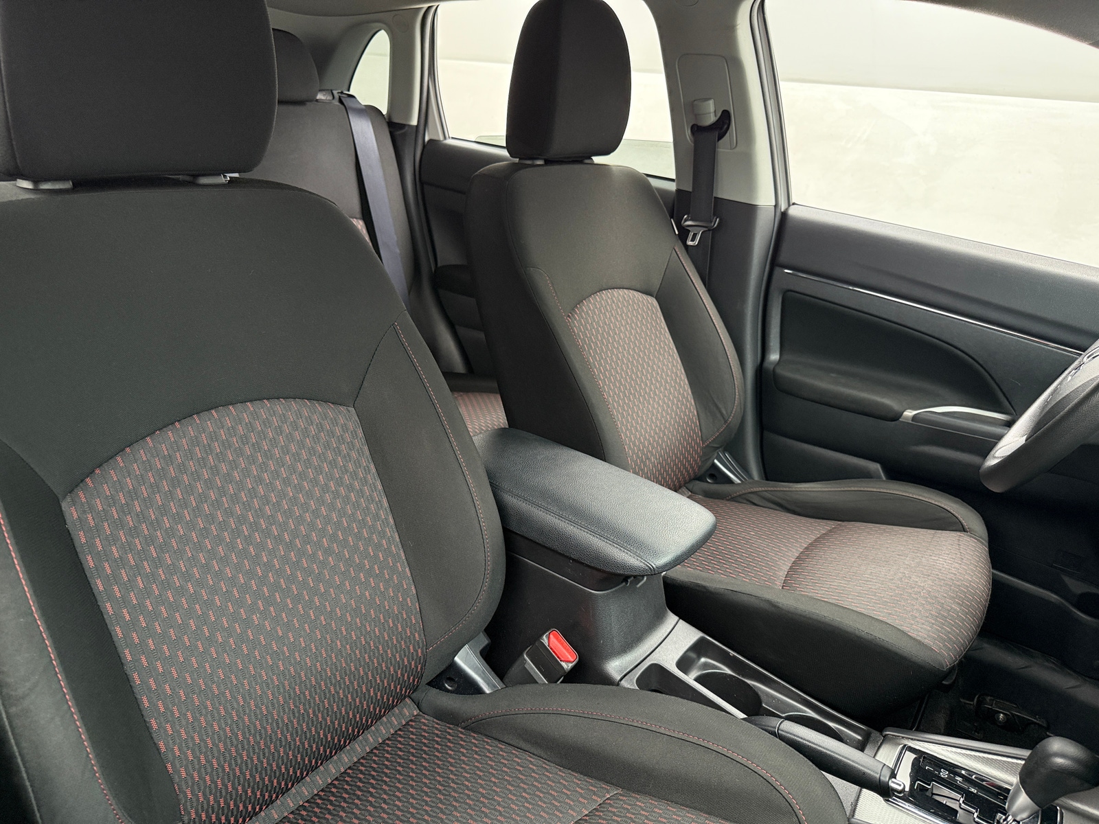 Thumbnail: 2019 Mitsubishi Outlander Sport - 2