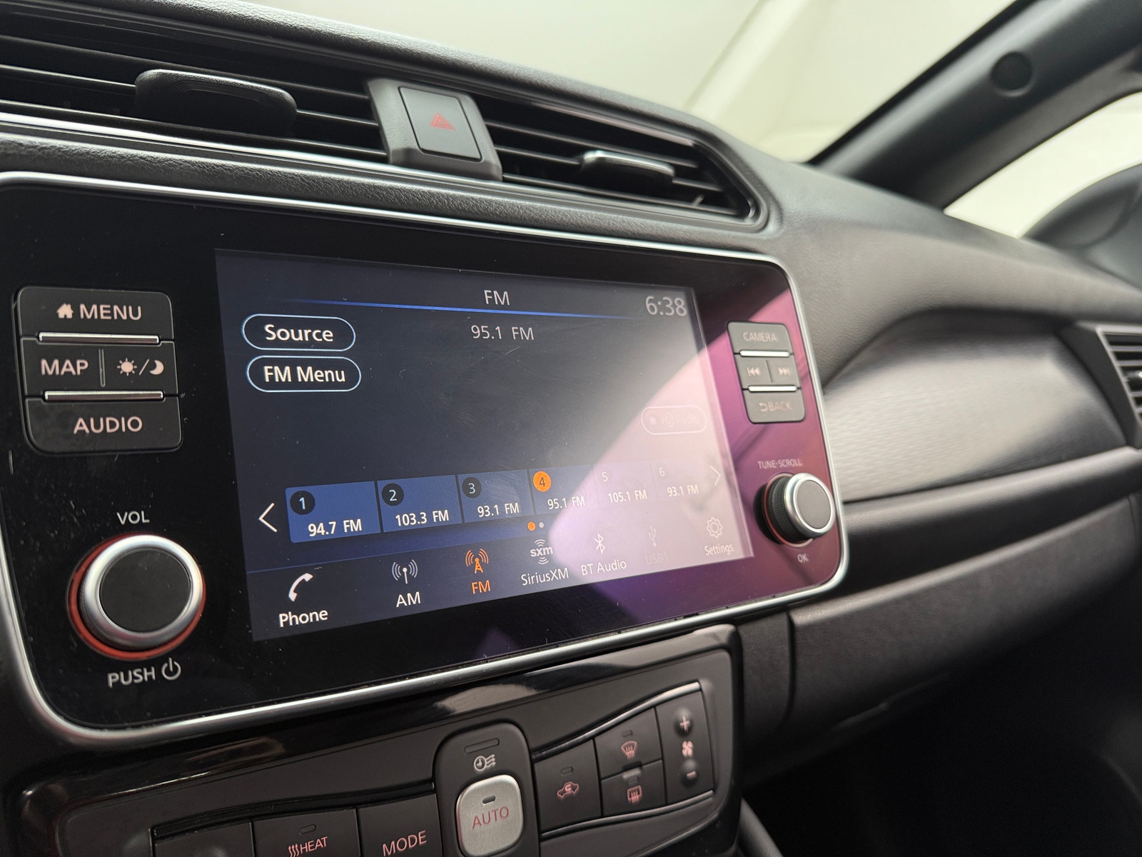 Thumbnail: 2020 Nissan Leaf - 4