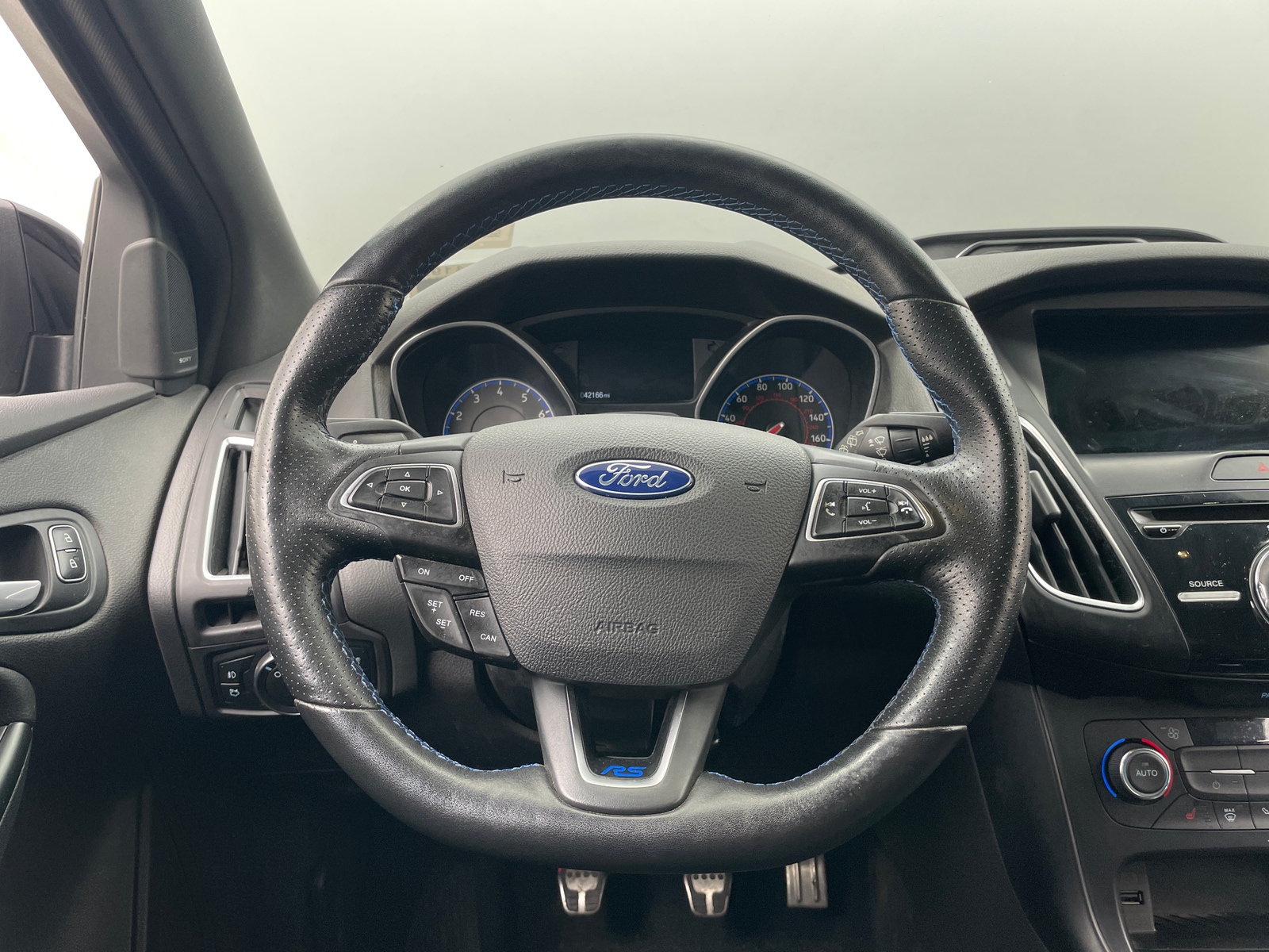 Thumbnail: 2016 Ford Focus - 4