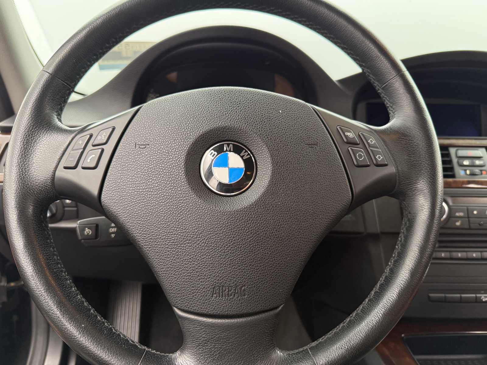 Thumbnail: 2011 BMW 3 Series - 4