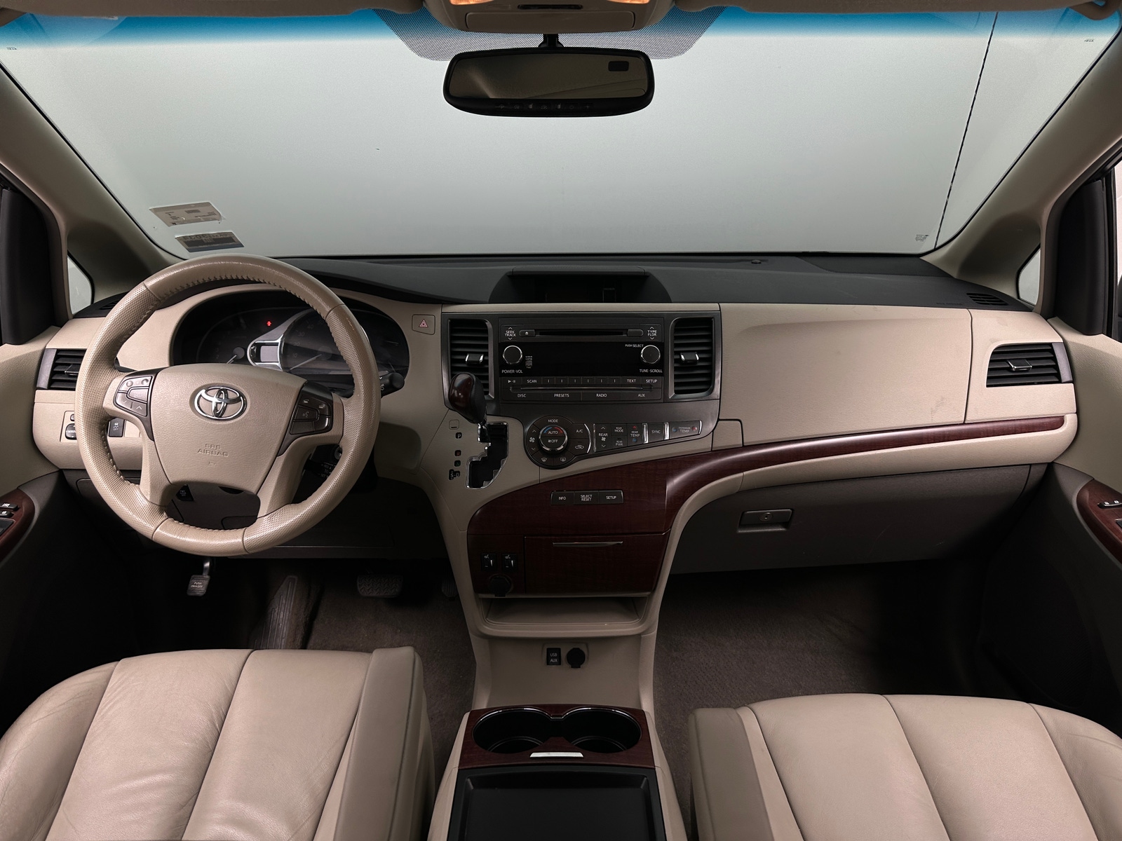 Thumbnail: 2011 Toyota Sienna - 2