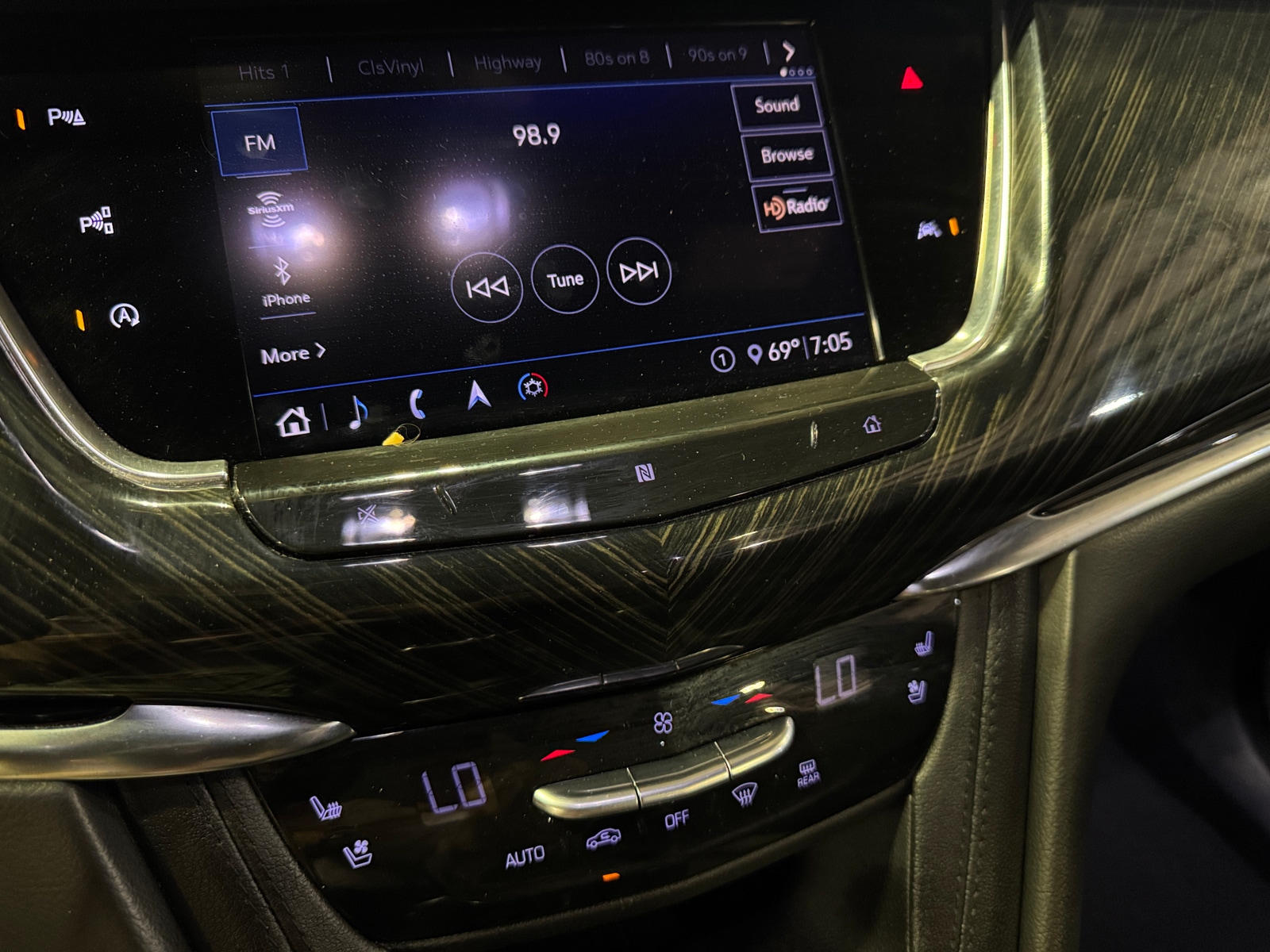 Thumbnail: 2020 Cadillac XT6 - 3