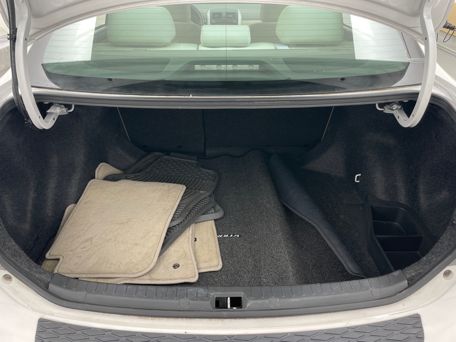 Thumbnail: 2010 Toyota Corolla - 7