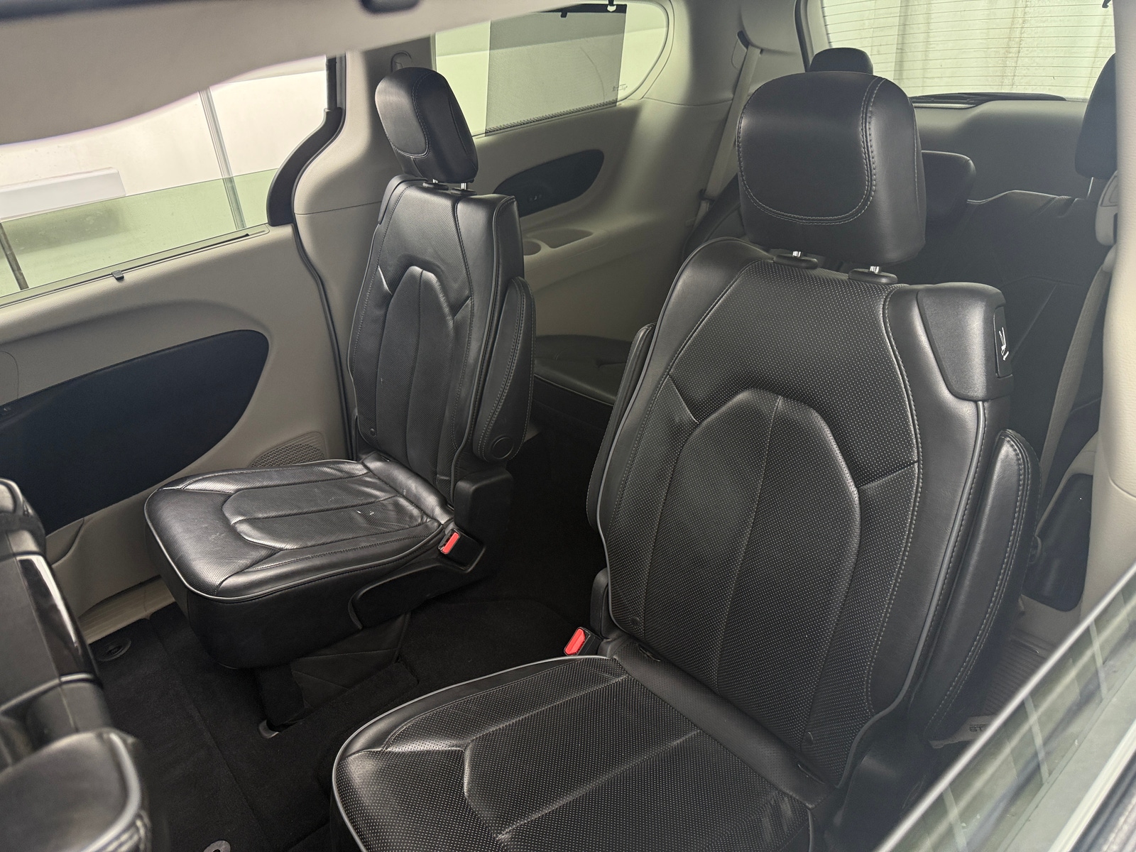 Thumbnail: 2019 Chrysler Pacifica - 5