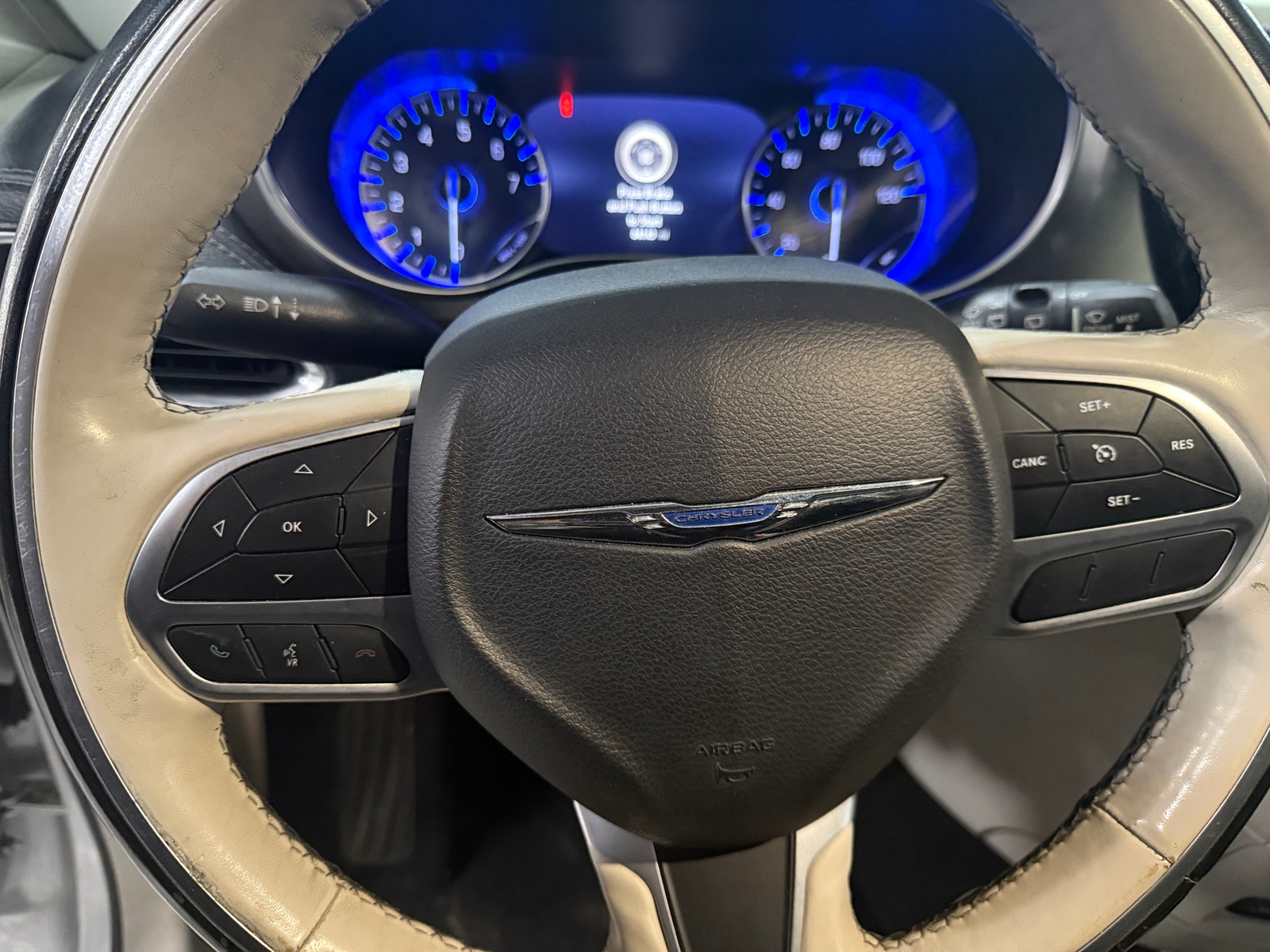 Thumbnail: 2019 Chrysler Pacifica - 4