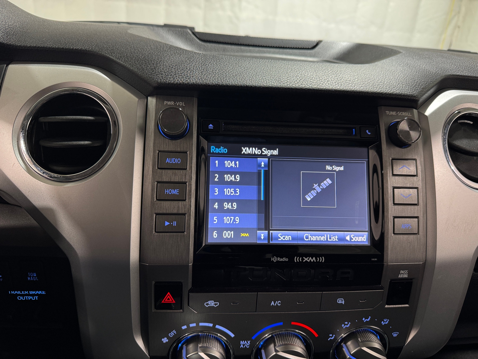 Thumbnail: 2018 Toyota Tundra - 4