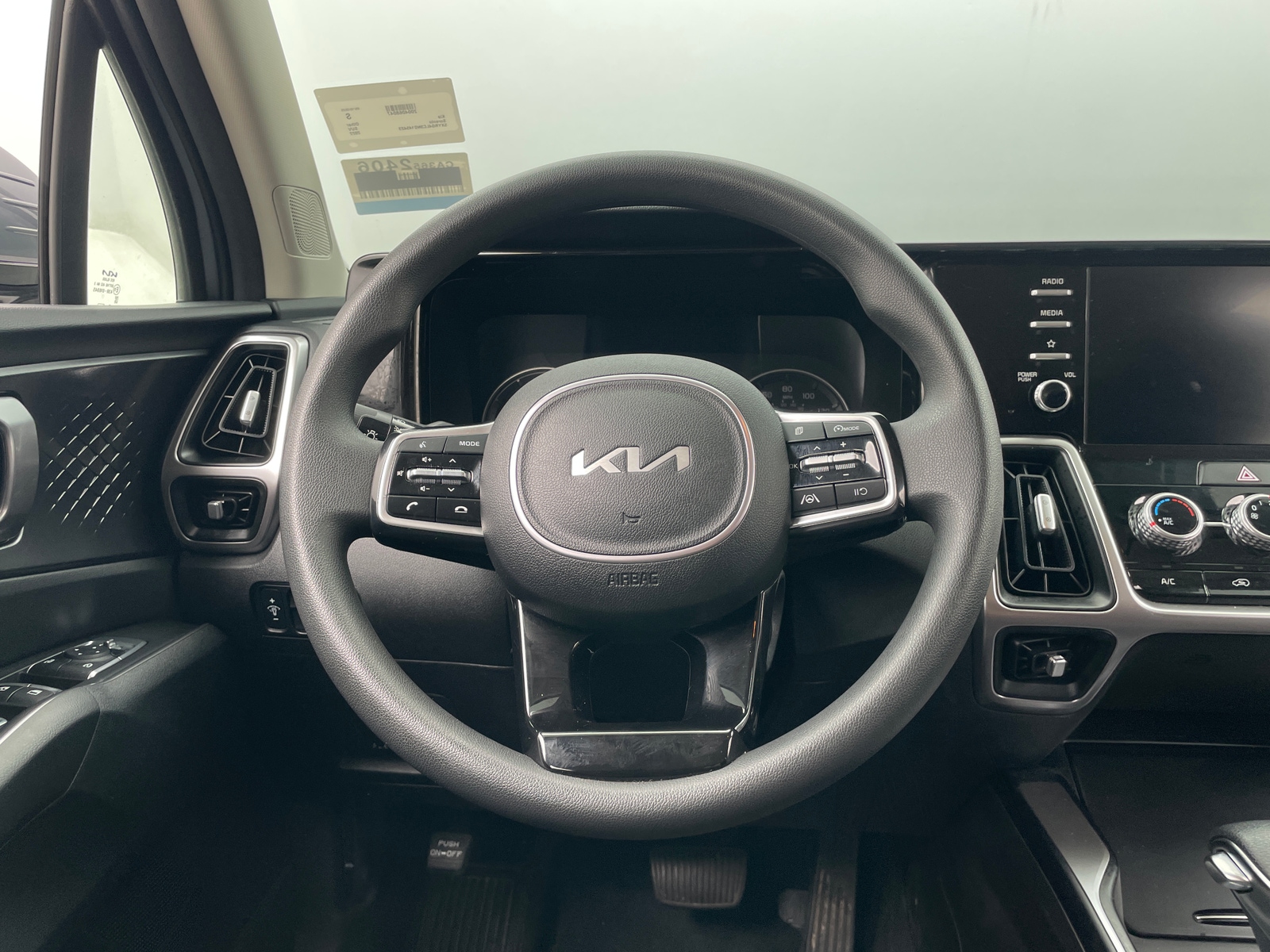 Thumbnail: 2022 Kia Sorento - 5
