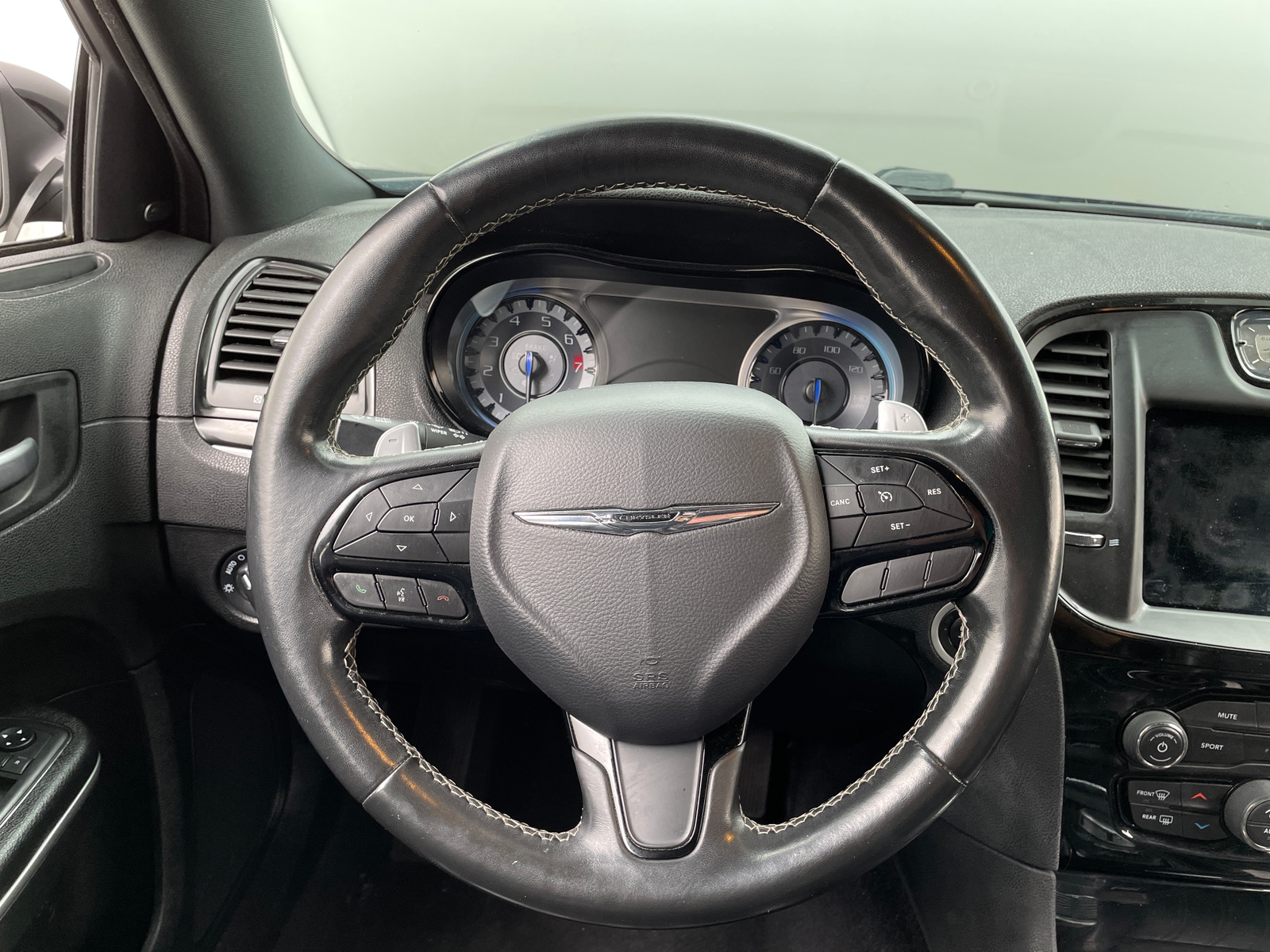 Thumbnail: 2019 Chrysler 300 - 4