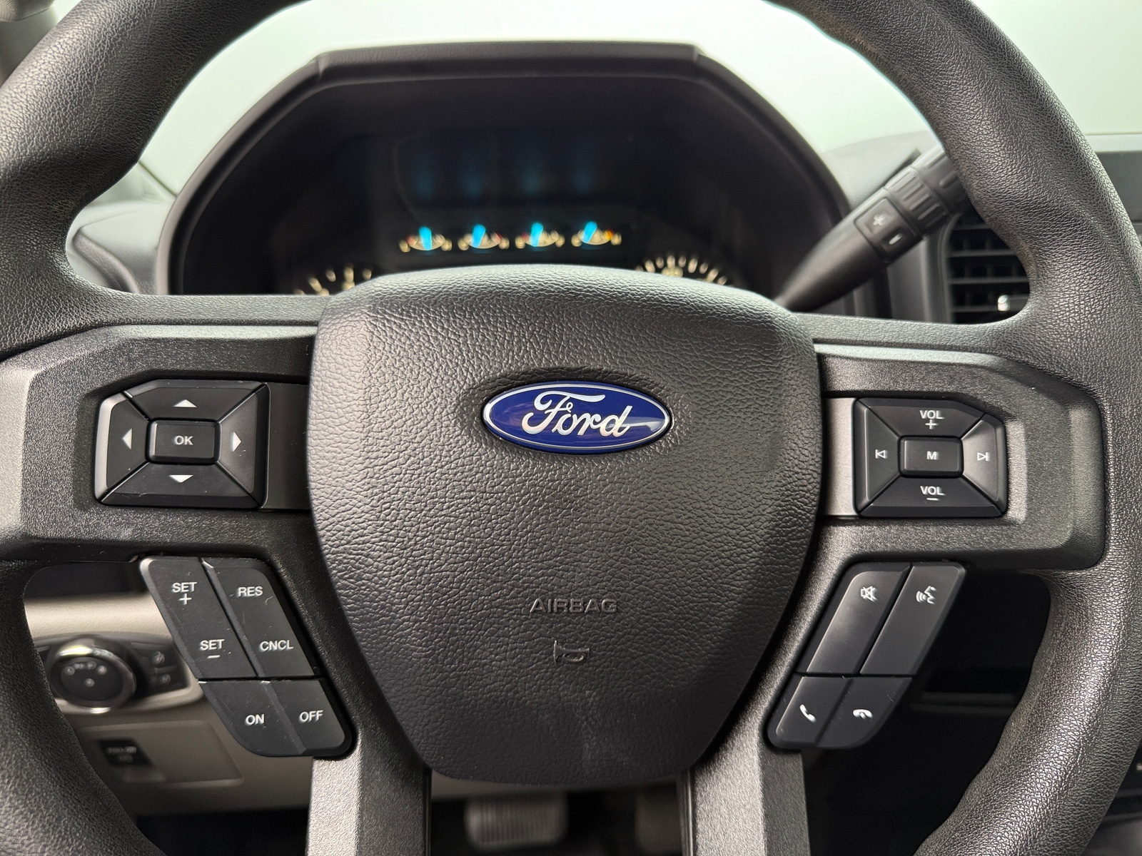 Thumbnail: 2019 Ford Econoline - 5