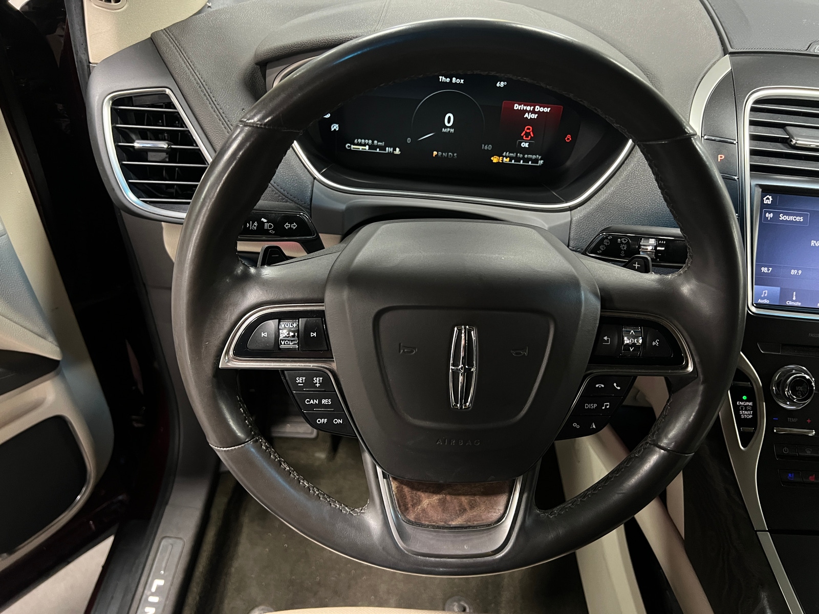Thumbnail: 2020 Lincoln Nautilus - 4