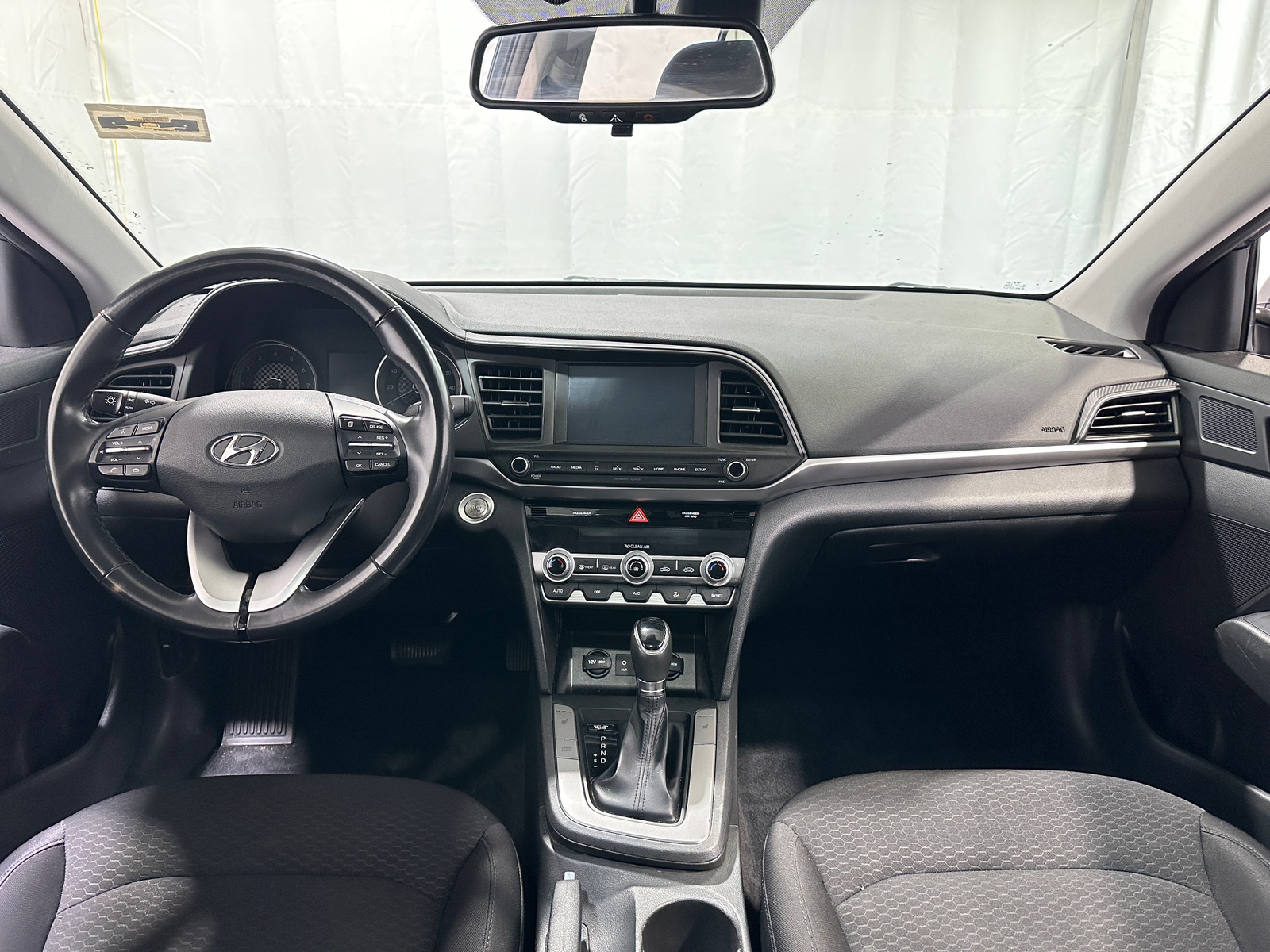 Thumbnail: 2020 Hyundai Elantra - 3