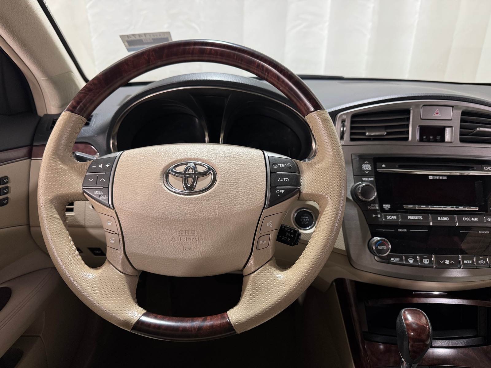 Thumbnail: 2012 Toyota Avalon - 2