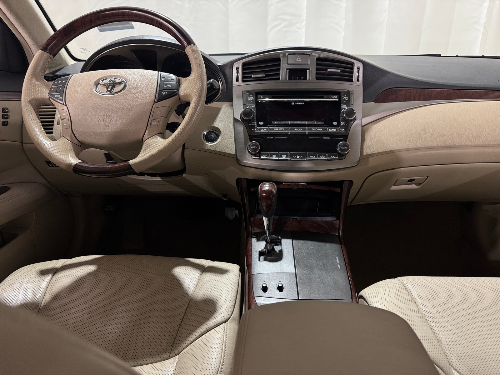 Thumbnail: 2012 Toyota Avalon - 4