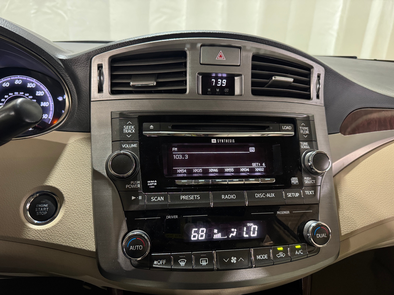 Thumbnail: 2012 Toyota Avalon - 3