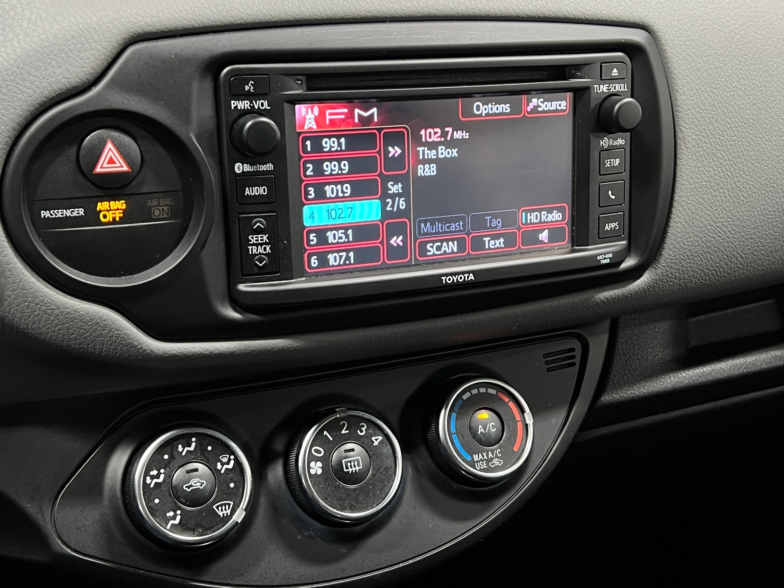 Thumbnail: 2016 Toyota Yaris - 4