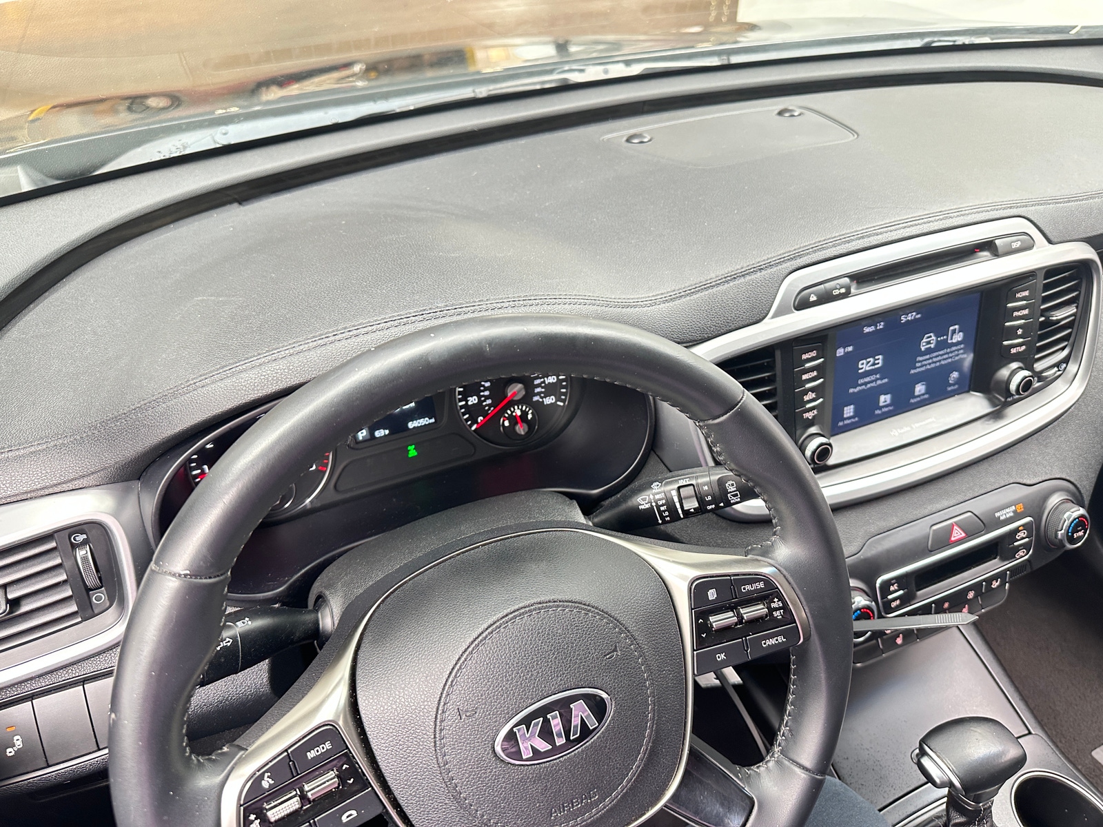Thumbnail: 2019 Kia Sorento - 3