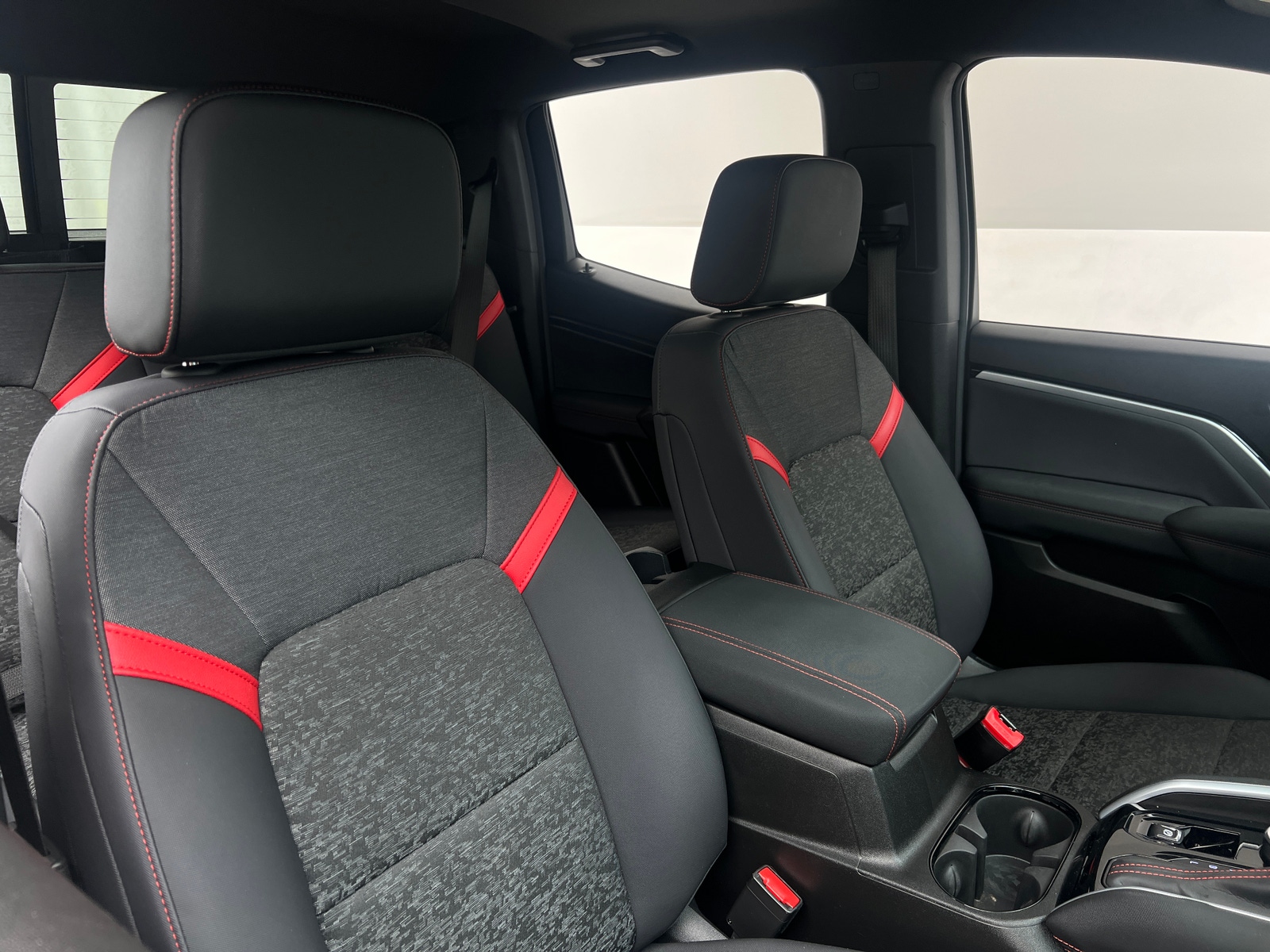 Thumbnail: 2023 Chevrolet Colorado - 2