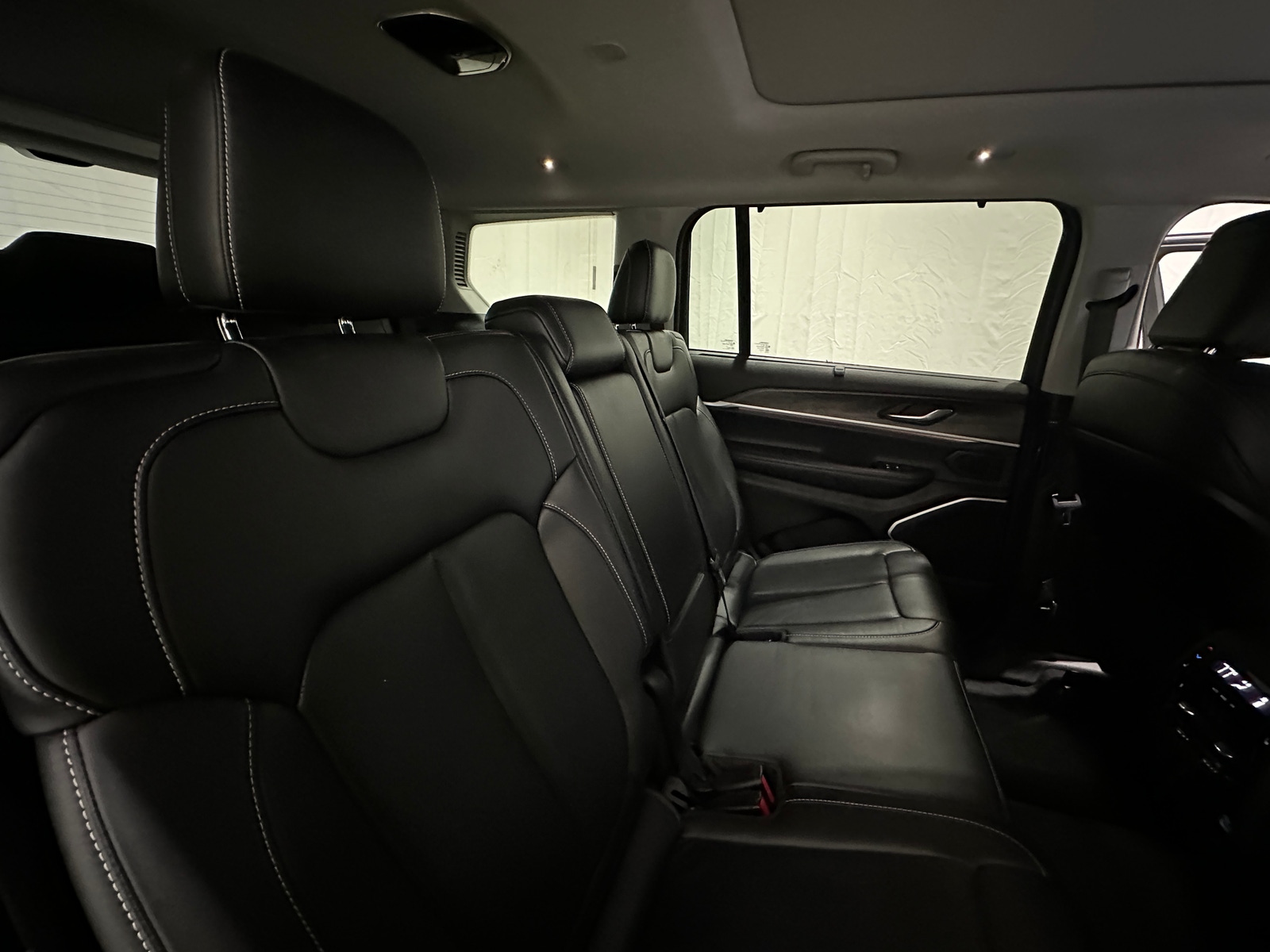 Thumbnail: 2022 Jeep Grand Cherokee L - 5