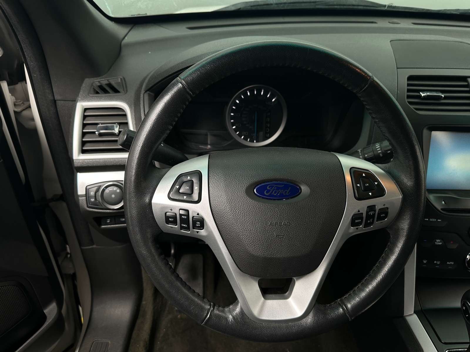 Thumbnail: 2014 Ford Explorer - 4