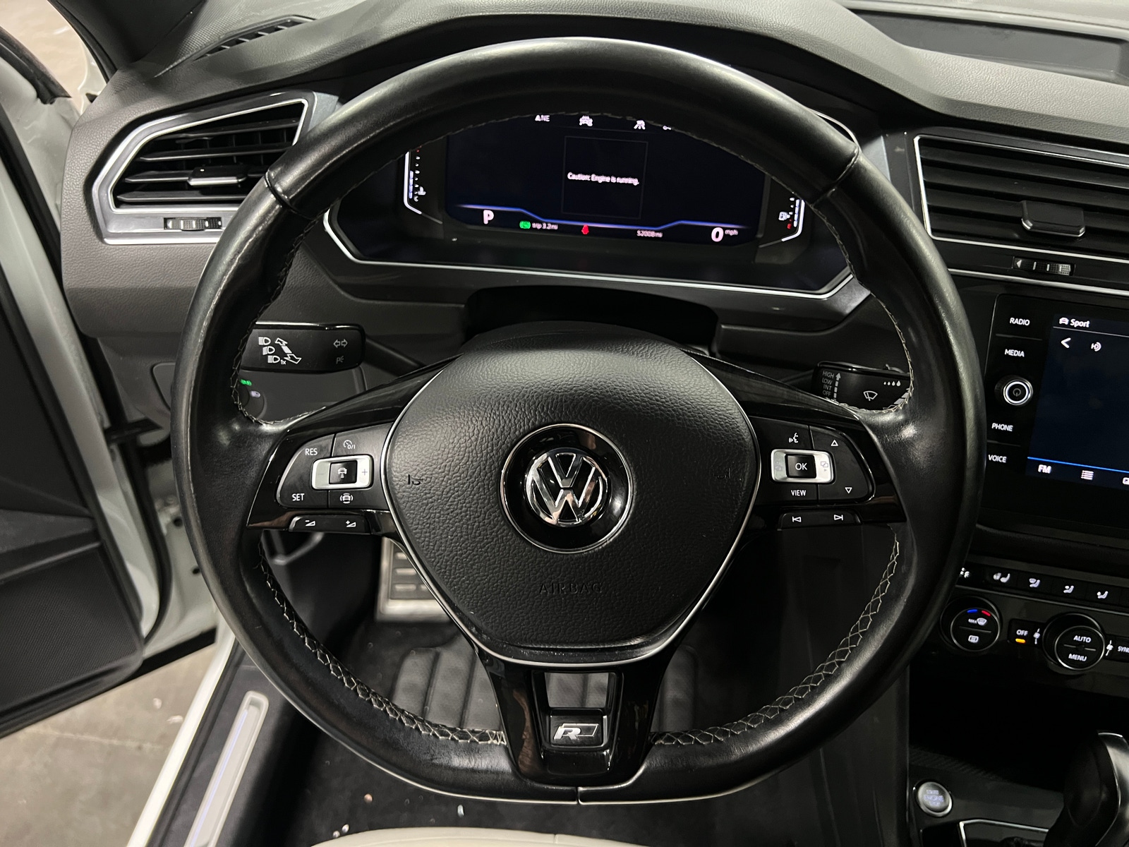 Thumbnail: 2020 Volkswagen Tiguan - 4
