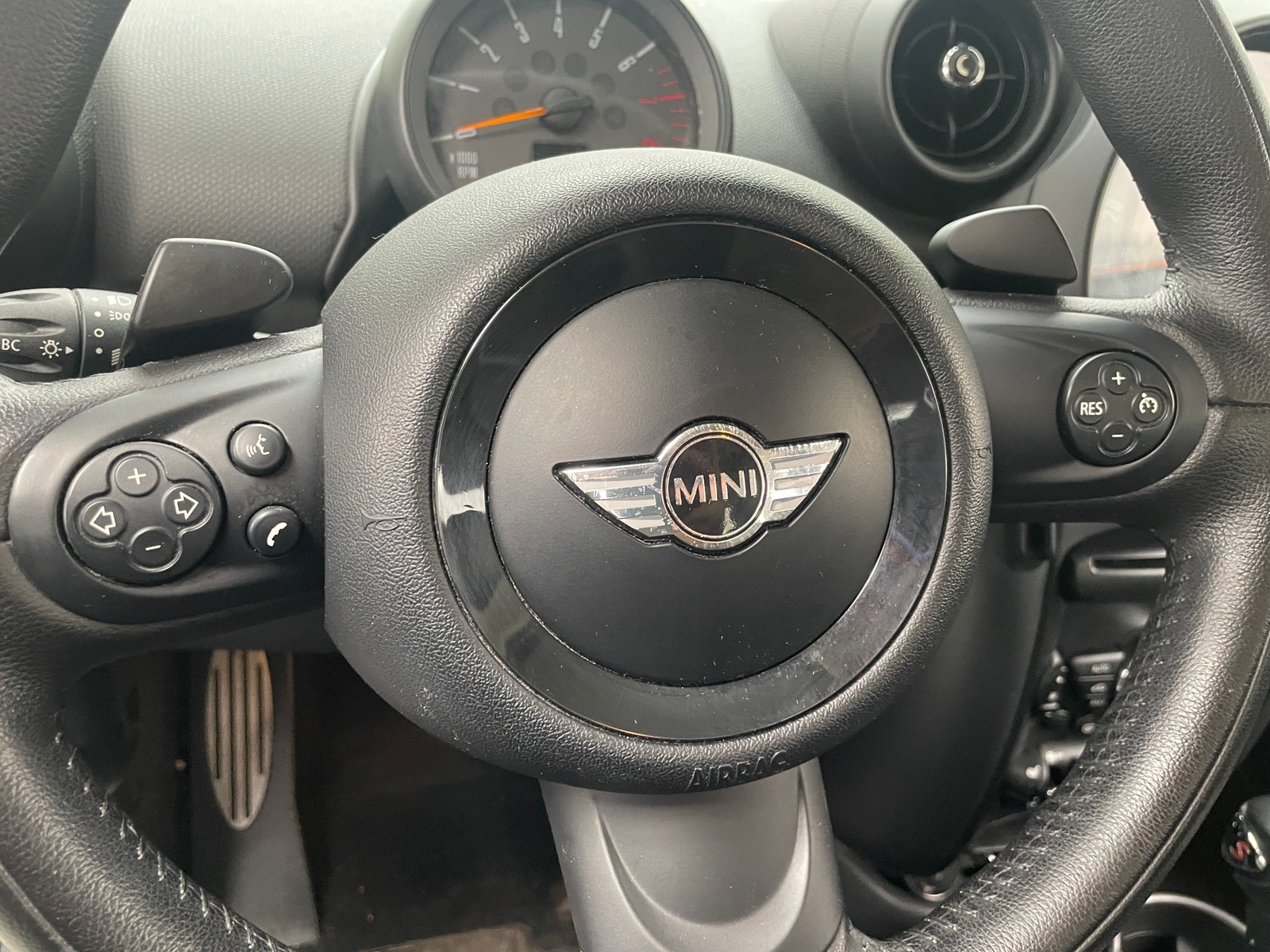 Thumbnail: 2015 MINI Cooper Countryman - 3